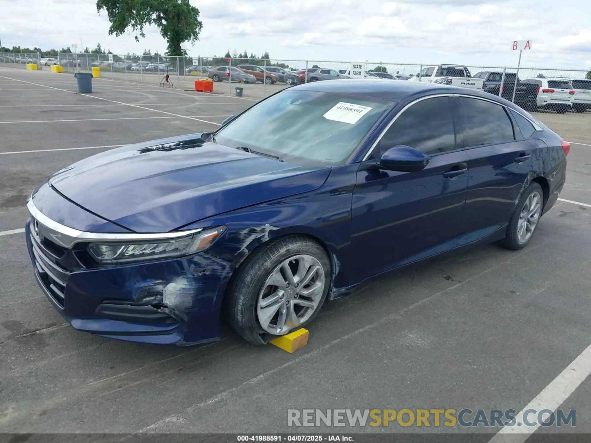 2 fotografías del automóvil dañado 1HGCV1F18KA056173 HONDA ACCORD 2019