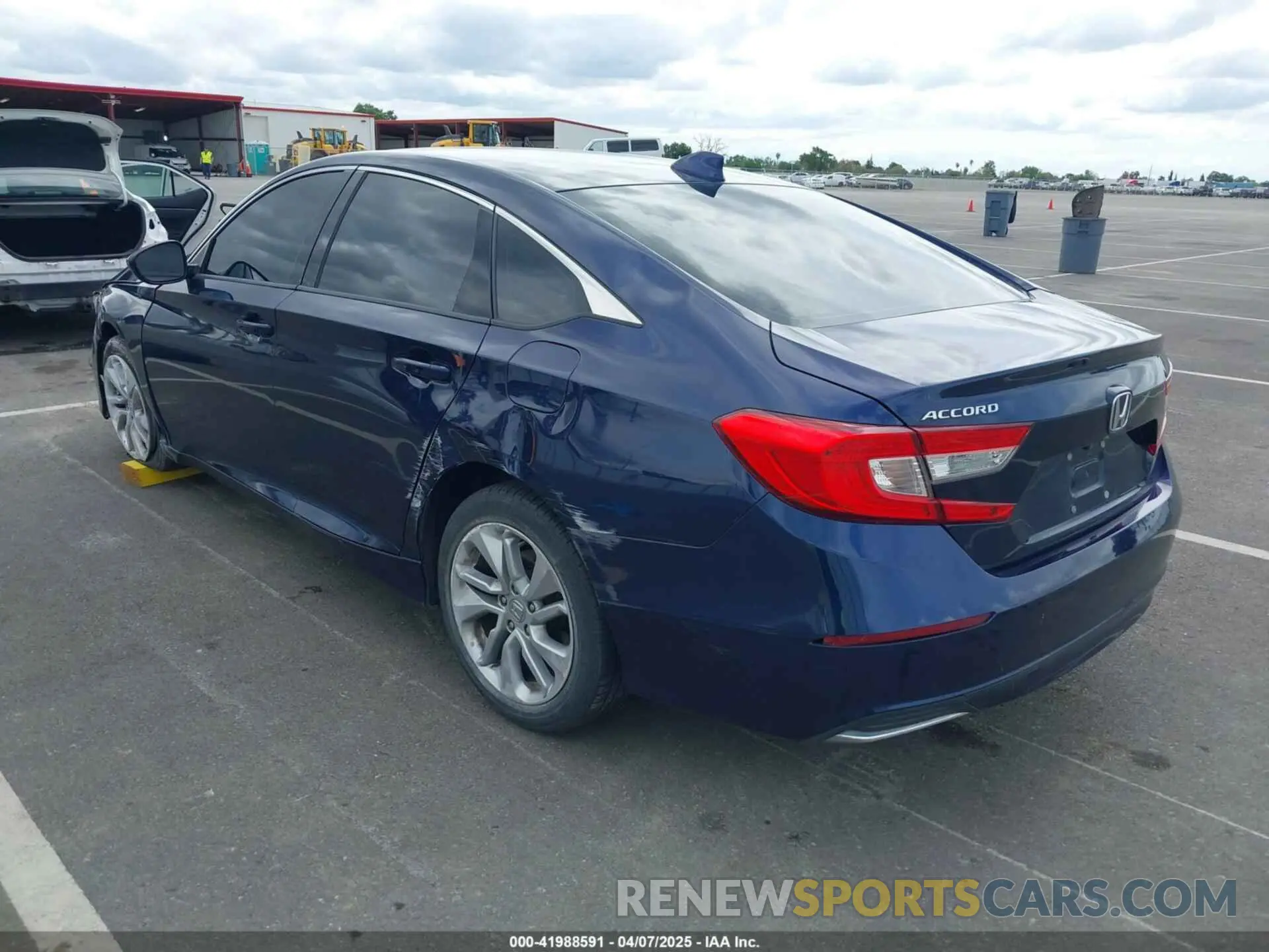 3 fotografías del automóvil dañado 1HGCV1F18KA056173 HONDA ACCORD 2019