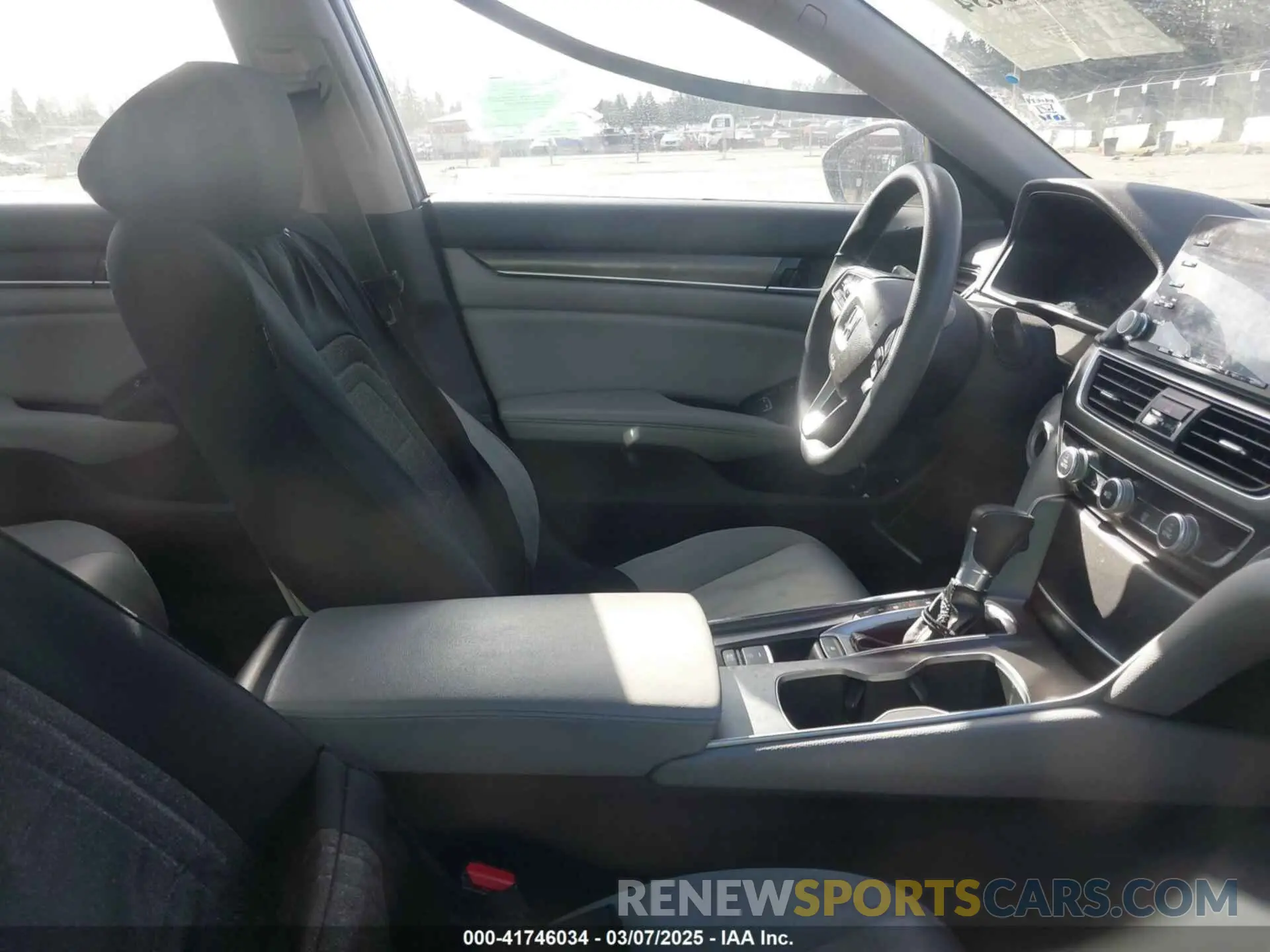 5 fotografías del automóvil dañado 1HGCV1F18KA108224 HONDA ACCORD 2019