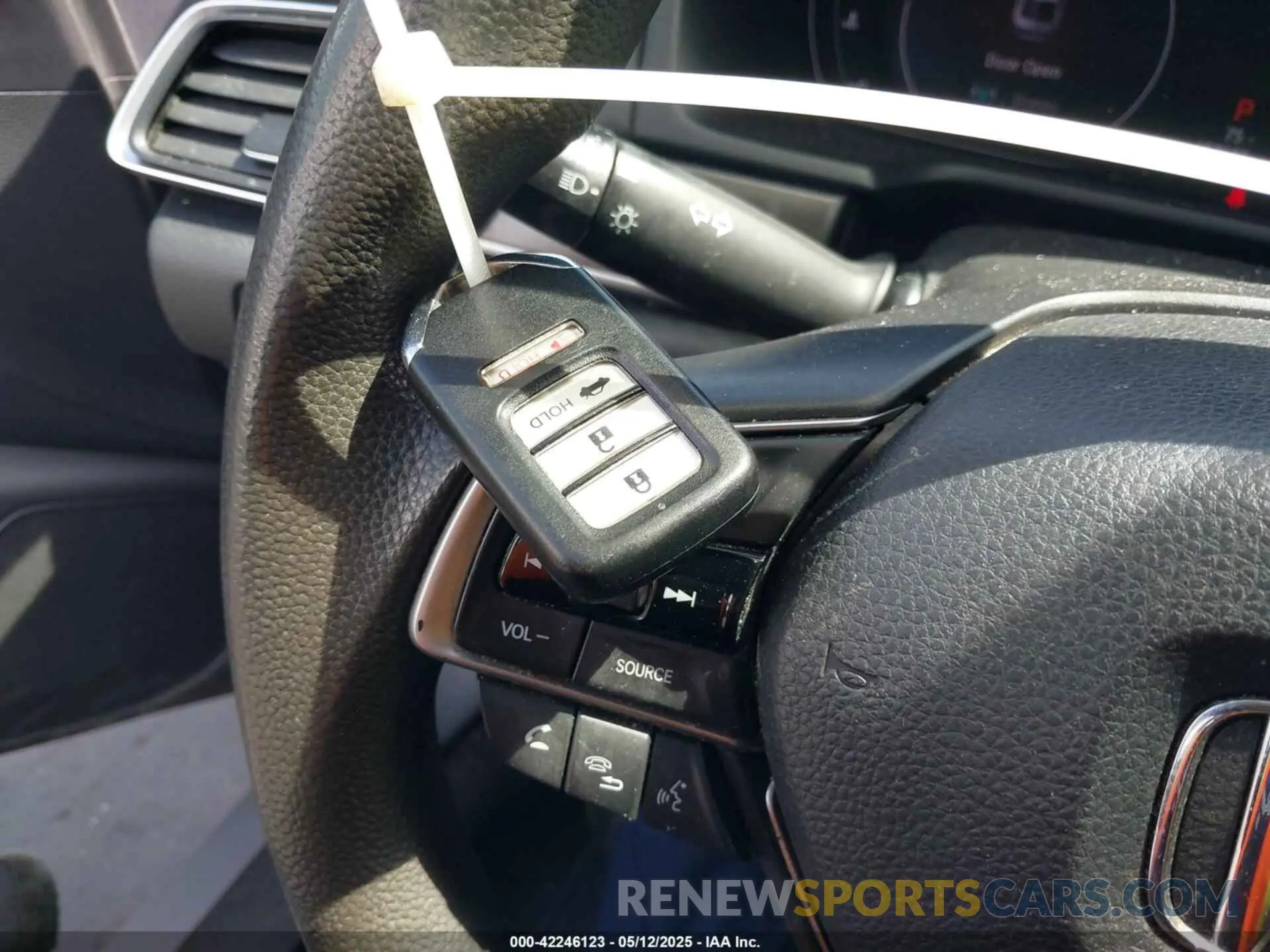 11 fotografías del automóvil dañado 1HGCV1F19KA120169 HONDA ACCORD 2019