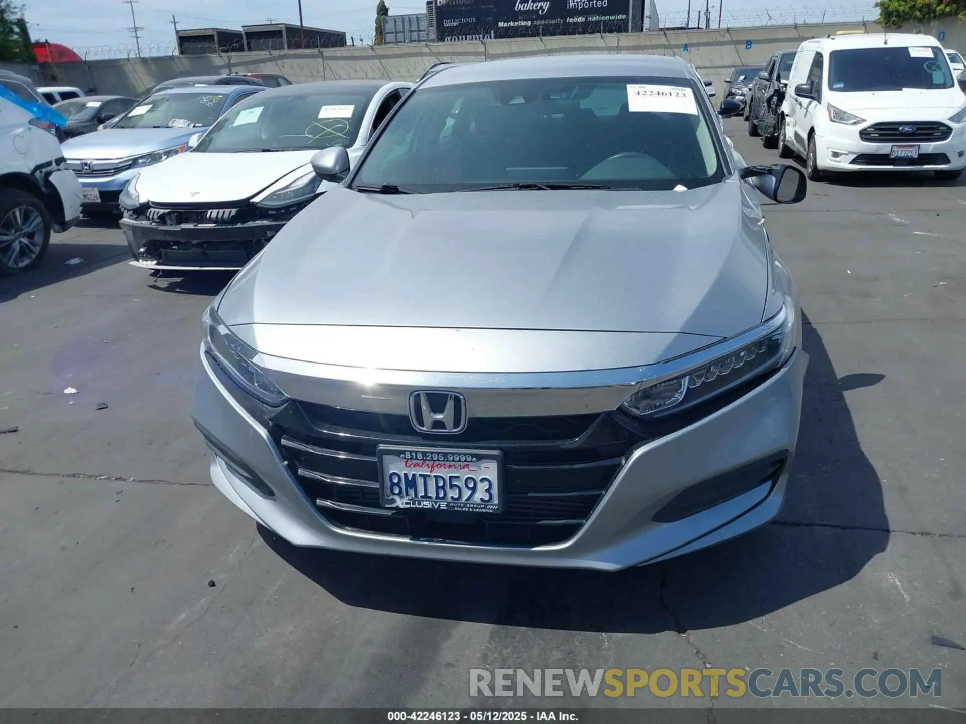 12 fotografías del automóvil dañado 1HGCV1F19KA120169 HONDA ACCORD 2019