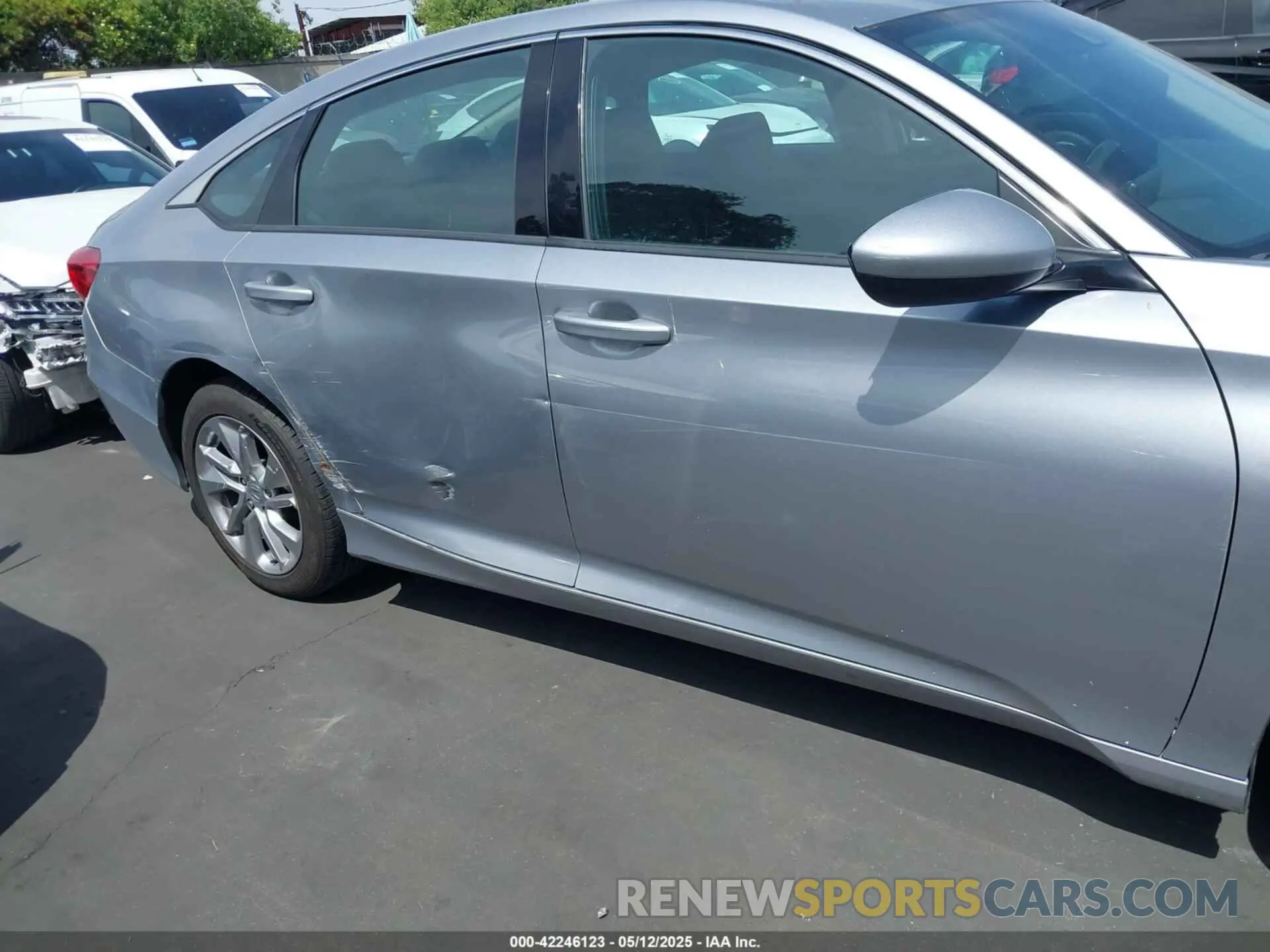 13 fotografías del automóvil dañado 1HGCV1F19KA120169 HONDA ACCORD 2019