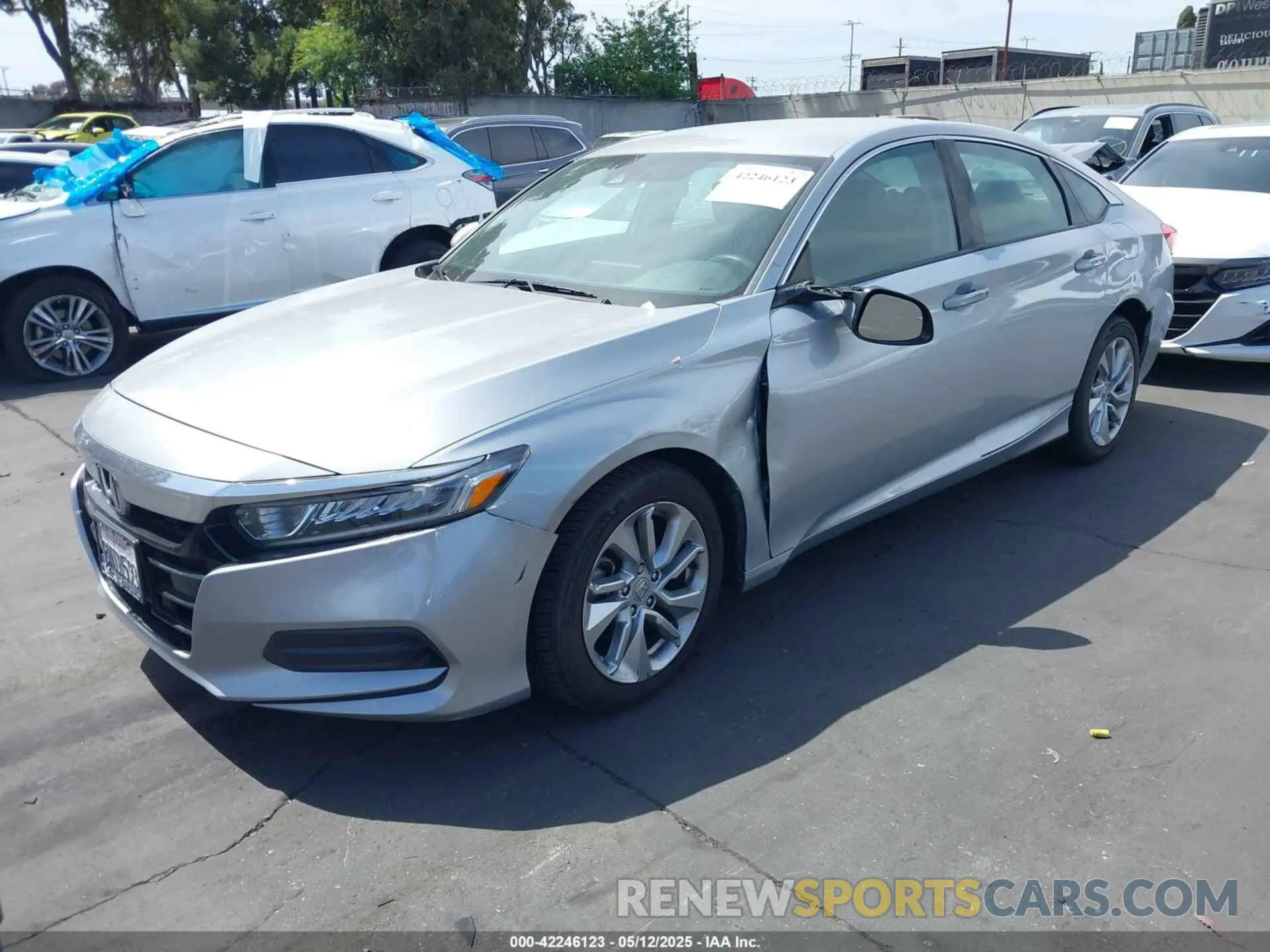 2 fotografías del automóvil dañado 1HGCV1F19KA120169 HONDA ACCORD 2019