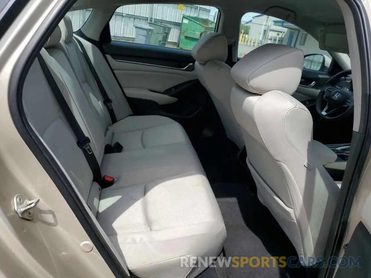 10 fotografías del automóvil dañado 1HGCV1F19KA136744 HONDA ACCORD 2019