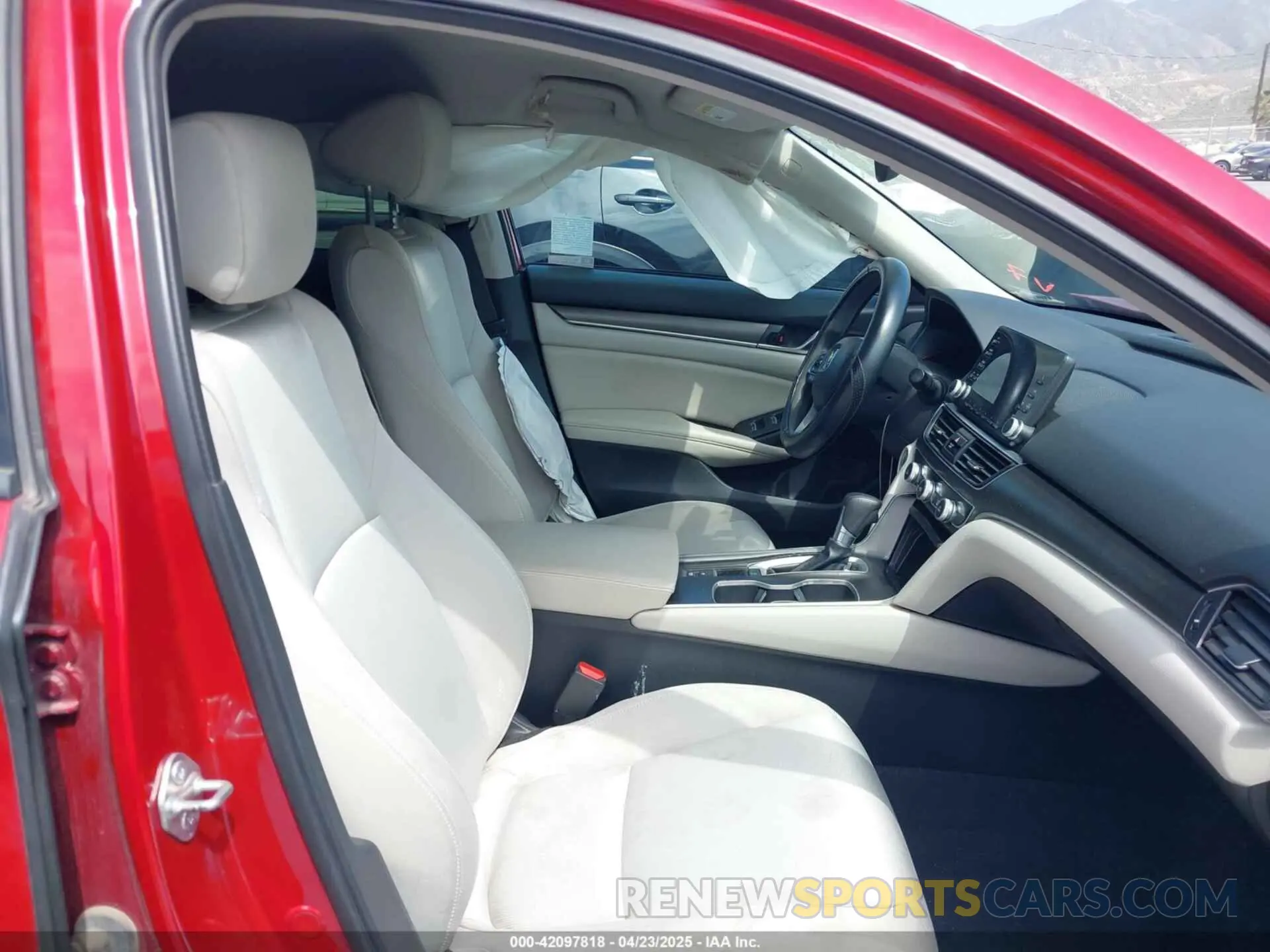 5 fotografías del automóvil dañado 1HGCV1F19KA151258 HONDA ACCORD 2019