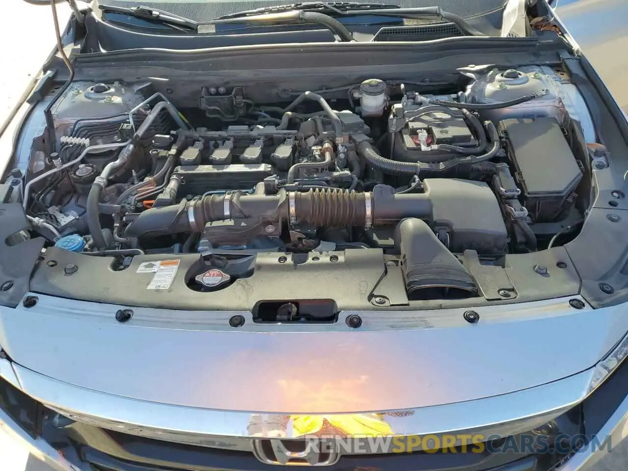 11 fotografías del automóvil dañado 1HGCV1F19KA163989 HONDA ACCORD 2019
