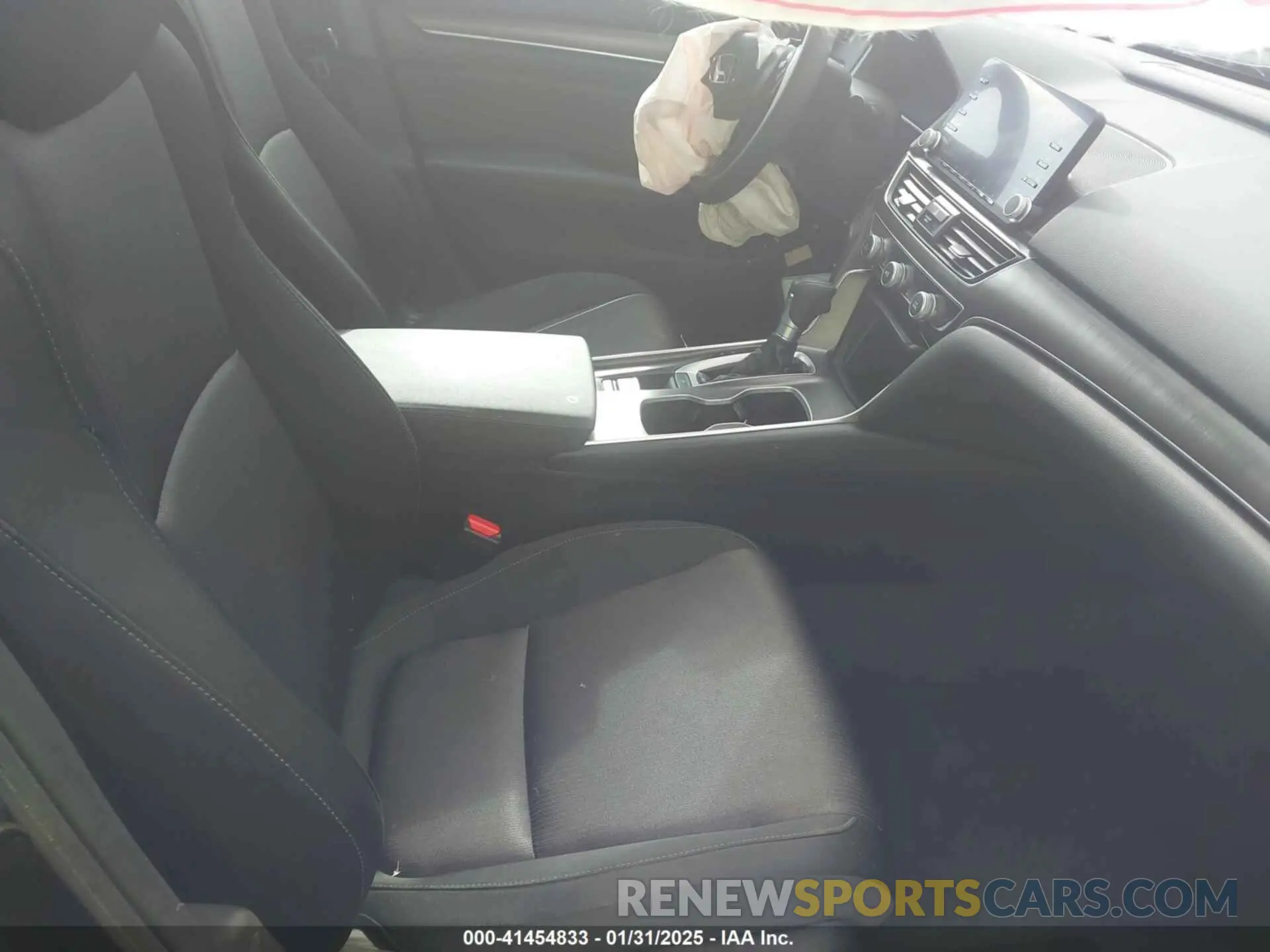 5 fotografías del automóvil dañado 1HGCV1F1XKA071418 HONDA ACCORD 2019