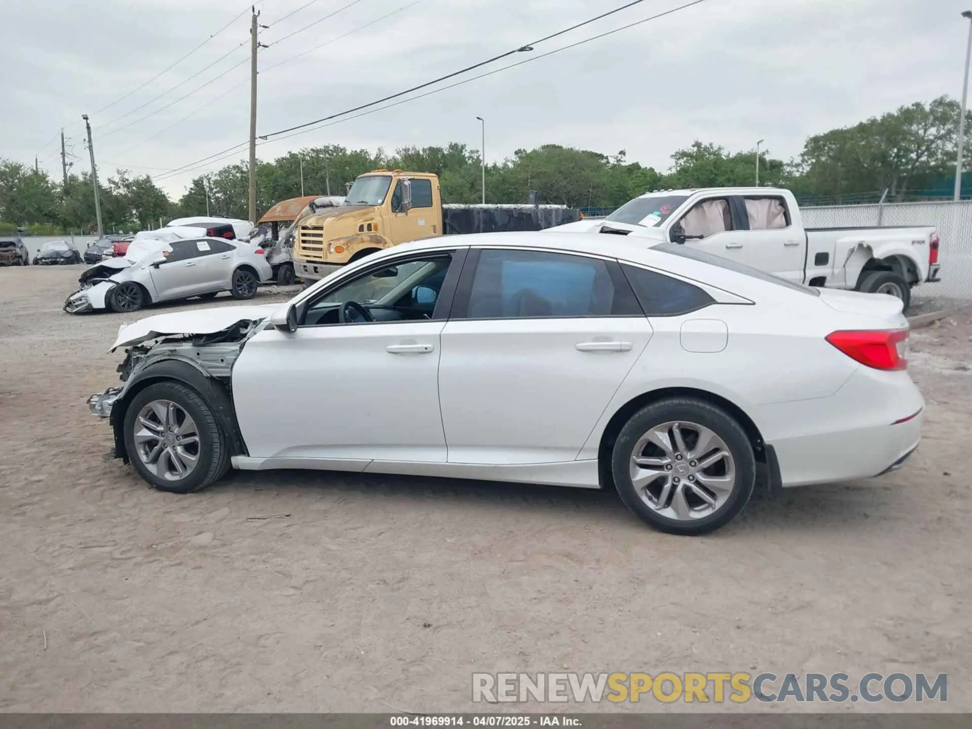 15 fotografías del automóvil dañado 1HGCV1F1XKA092494 HONDA ACCORD 2019