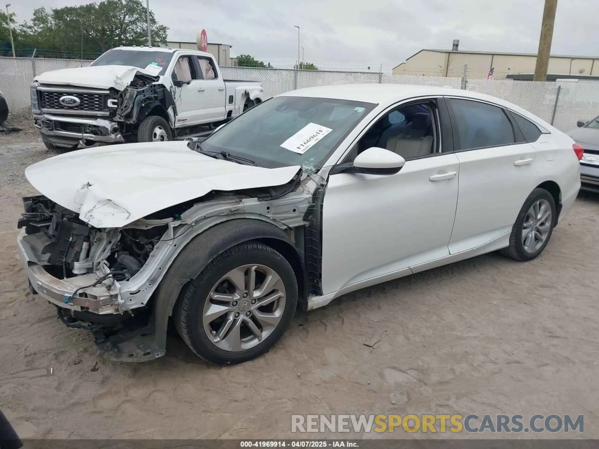 2 fotografías del automóvil dañado 1HGCV1F1XKA092494 HONDA ACCORD 2019