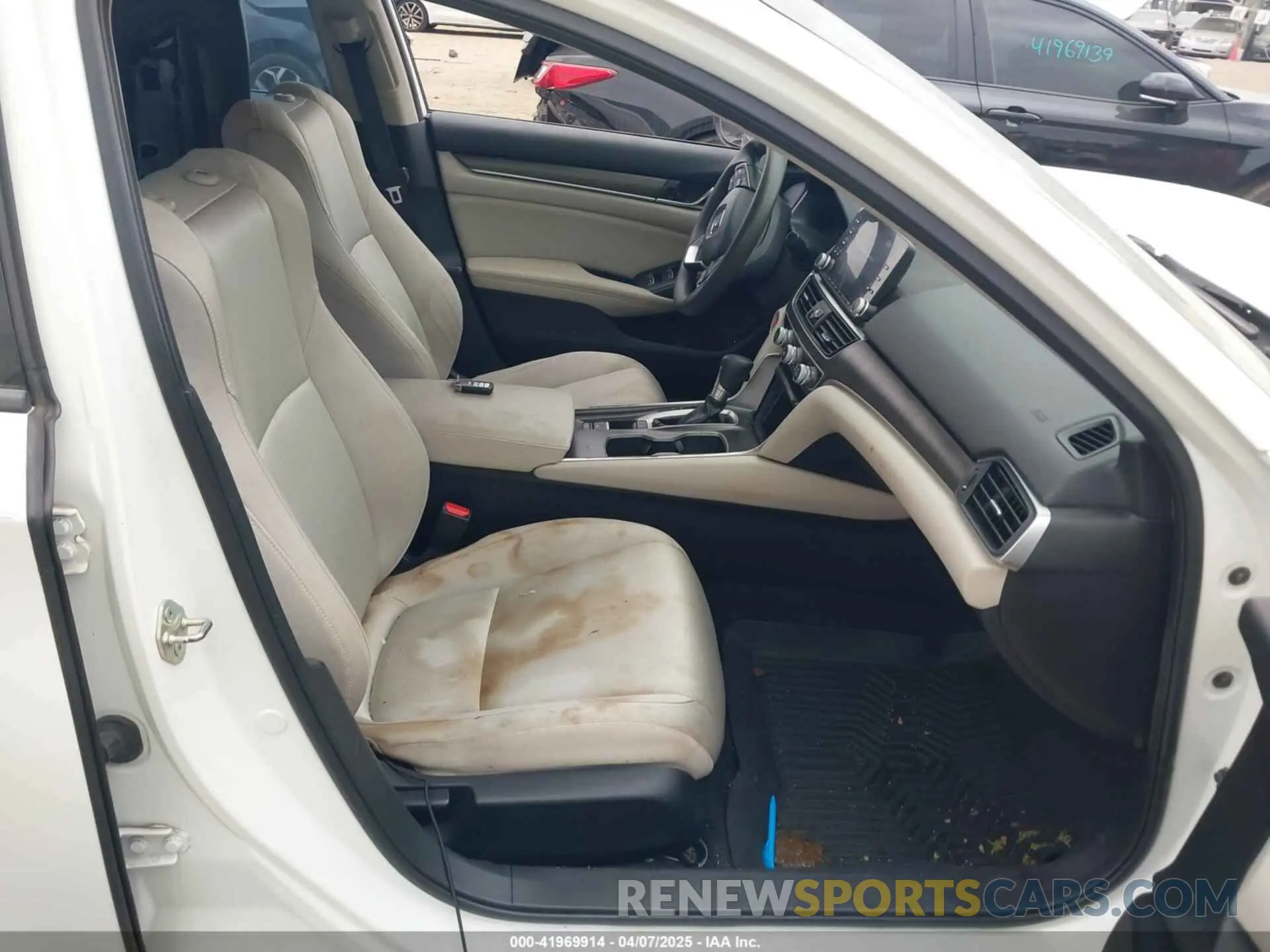 5 fotografías del automóvil dañado 1HGCV1F1XKA092494 HONDA ACCORD 2019