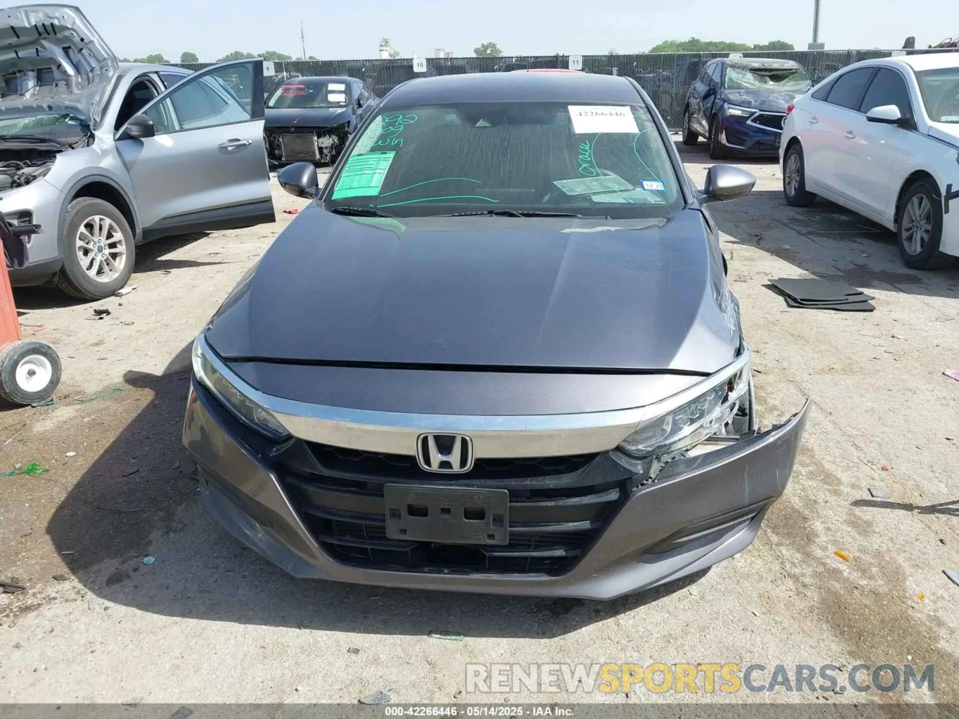 12 fotografías del automóvil dañado 1HGCV1F1XKA096688 HONDA ACCORD 2019