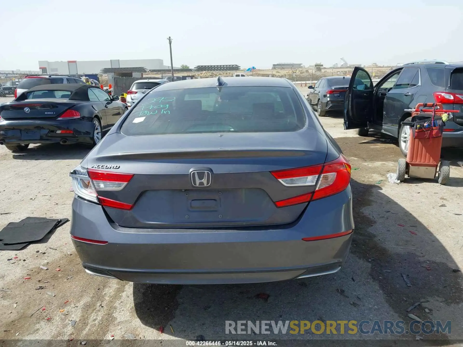 16 fotografías del automóvil dañado 1HGCV1F1XKA096688 HONDA ACCORD 2019