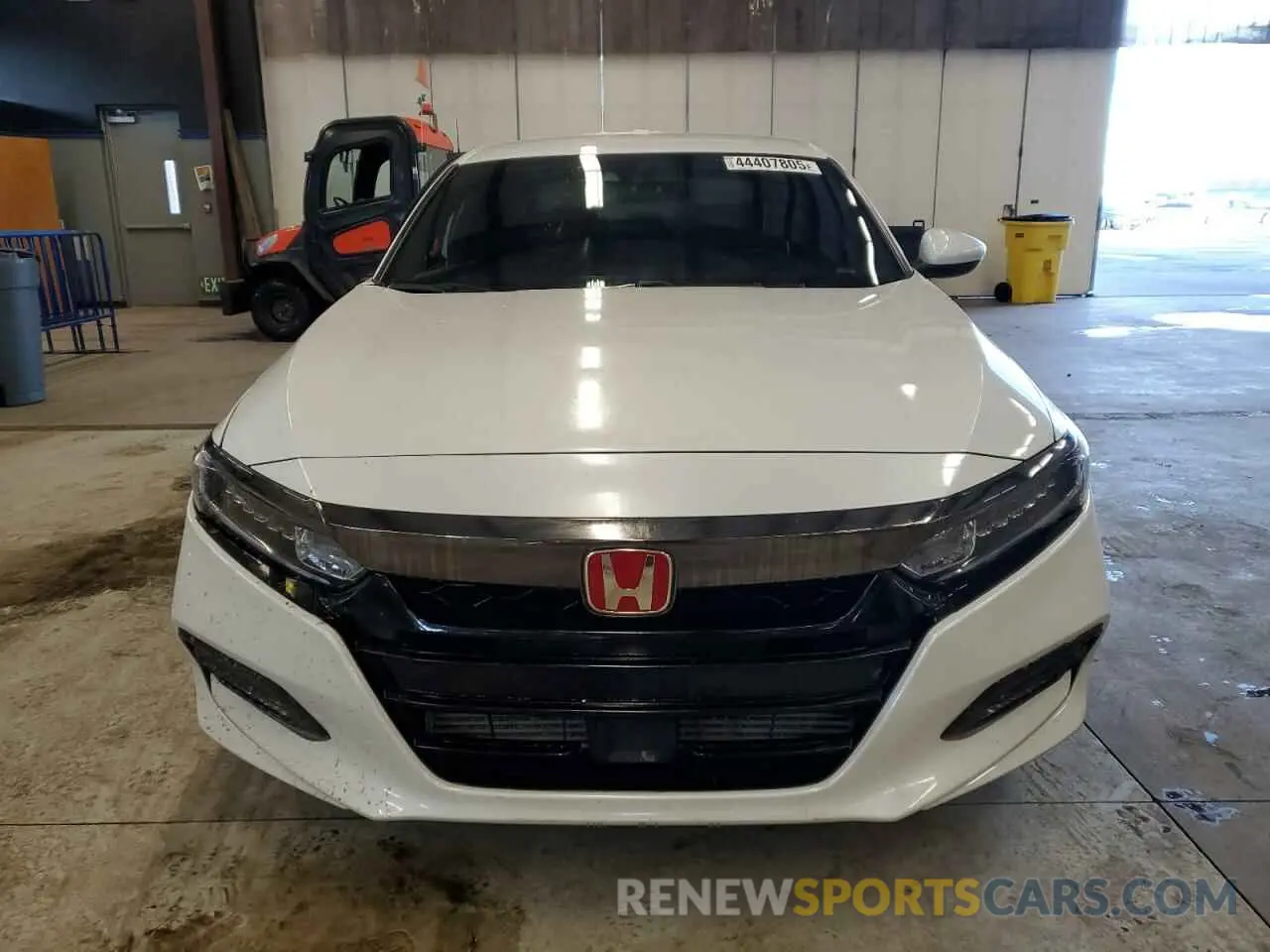 5 fotografías del automóvil dañado 1HGCV1F30KA047615 HONDA ACCORD 2019