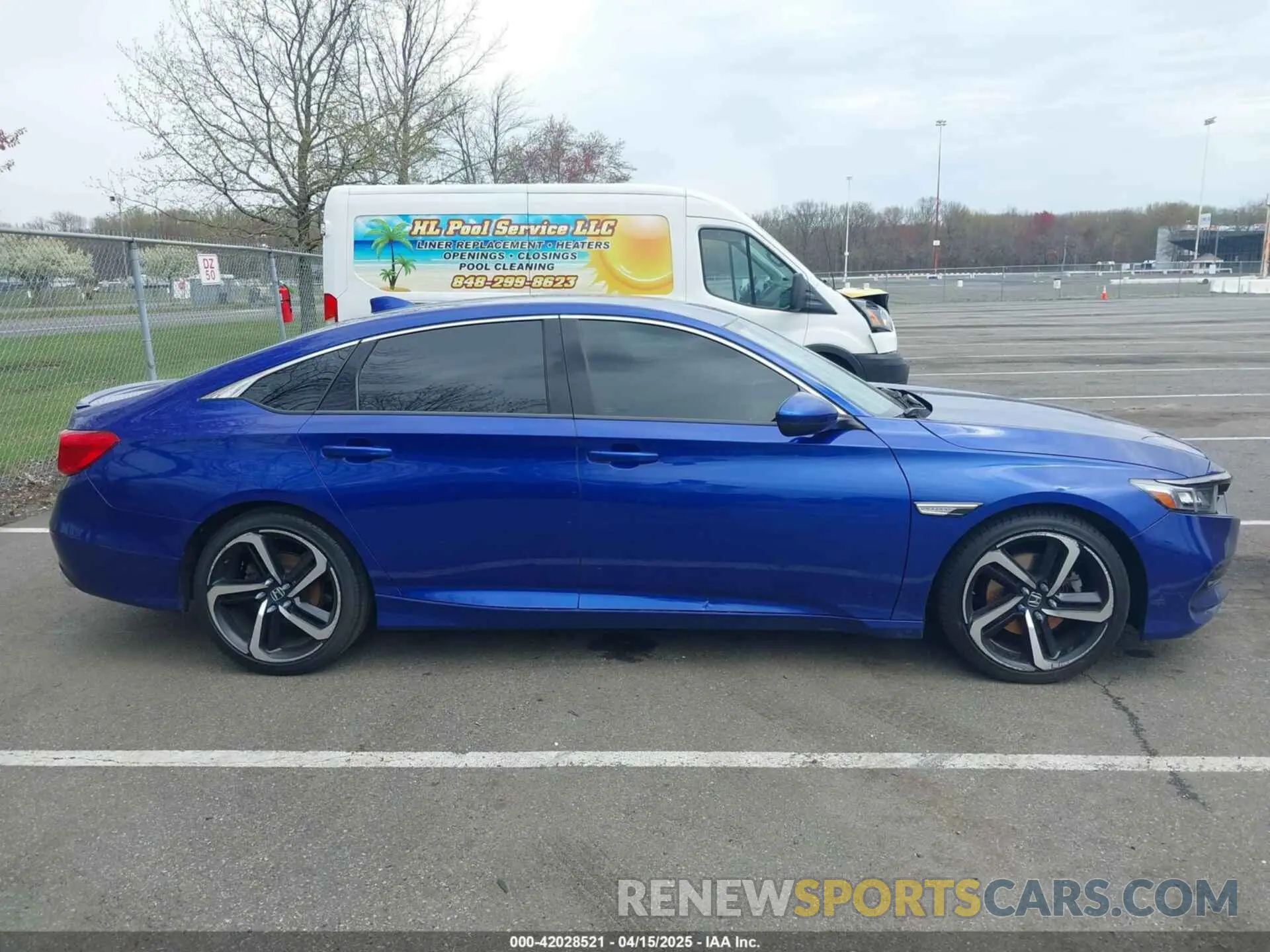 12 fotografías del automóvil dañado 1HGCV1F30KA083126 HONDA ACCORD 2019