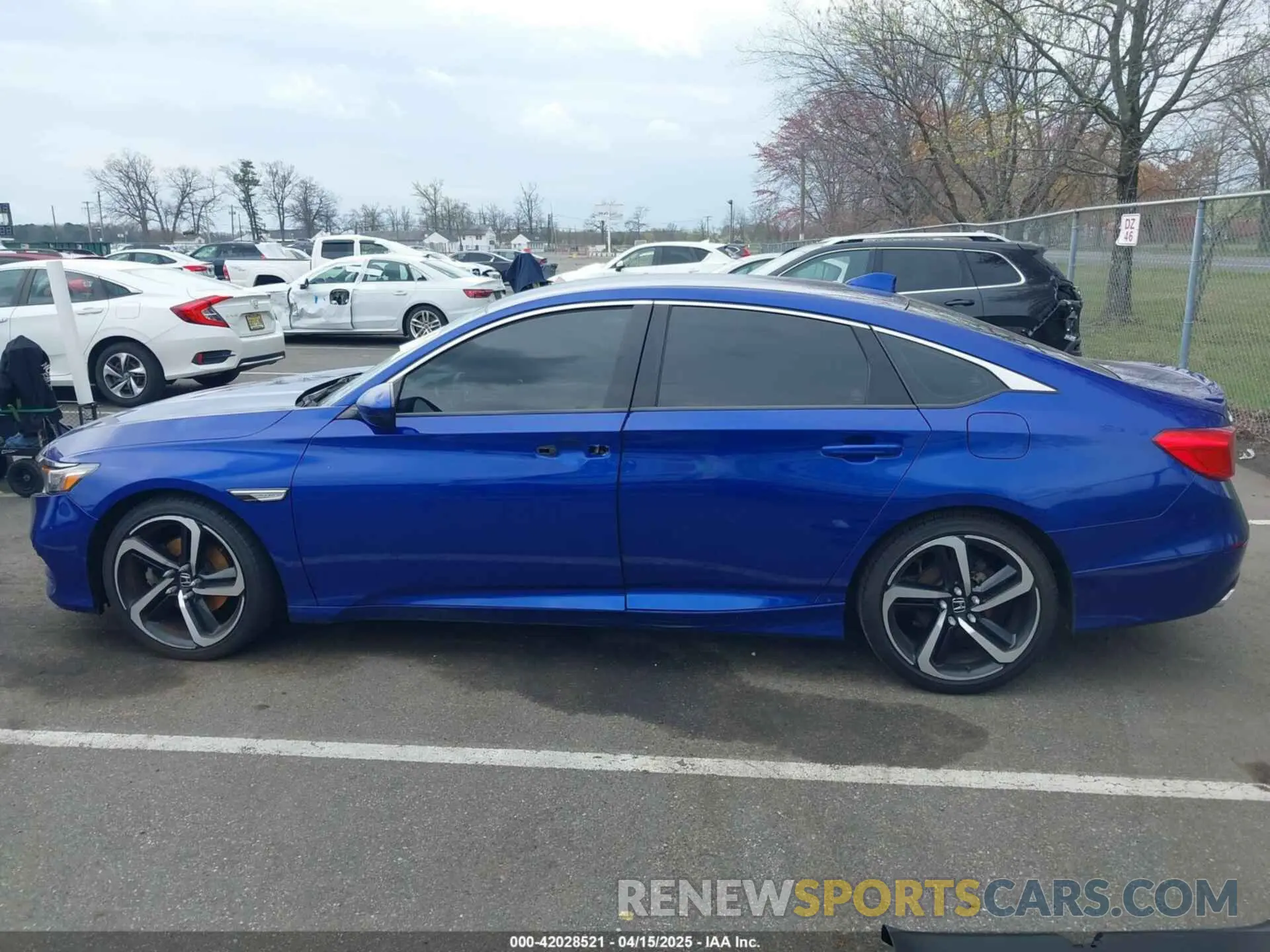 13 fotografías del automóvil dañado 1HGCV1F30KA083126 HONDA ACCORD 2019