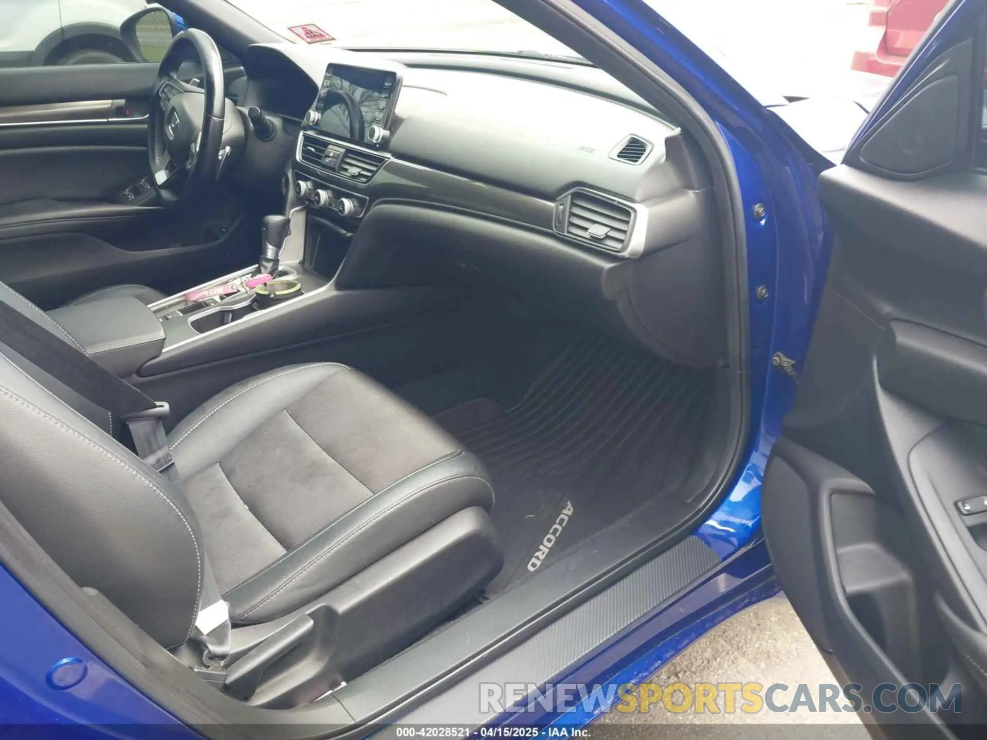 5 fotografías del automóvil dañado 1HGCV1F30KA083126 HONDA ACCORD 2019