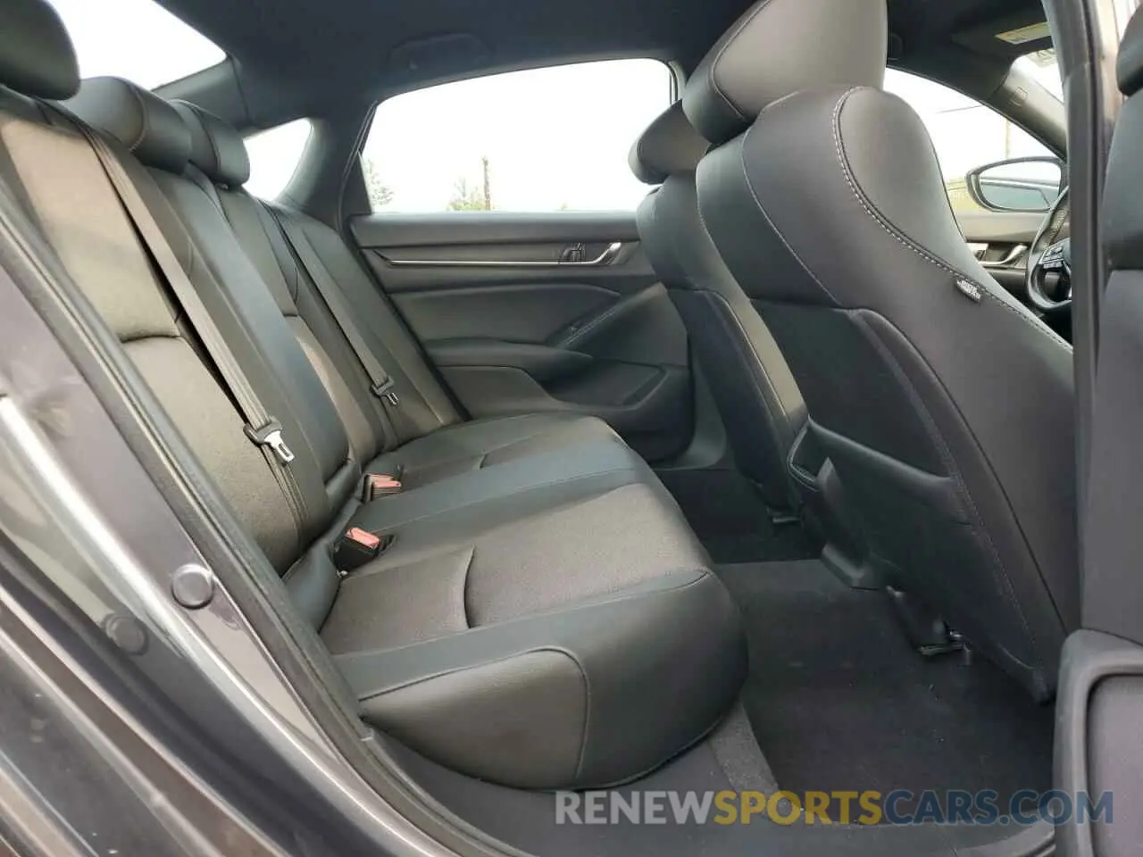 10 fotografías del automóvil dañado 1HGCV1F30KA135788 HONDA ACCORD 2019