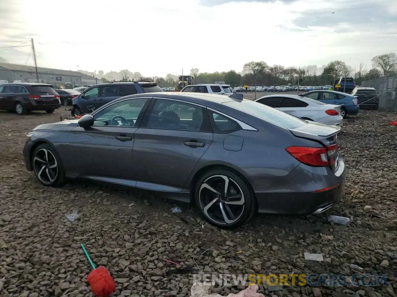 2 fotografías del automóvil dañado 1HGCV1F30KA135788 HONDA ACCORD 2019