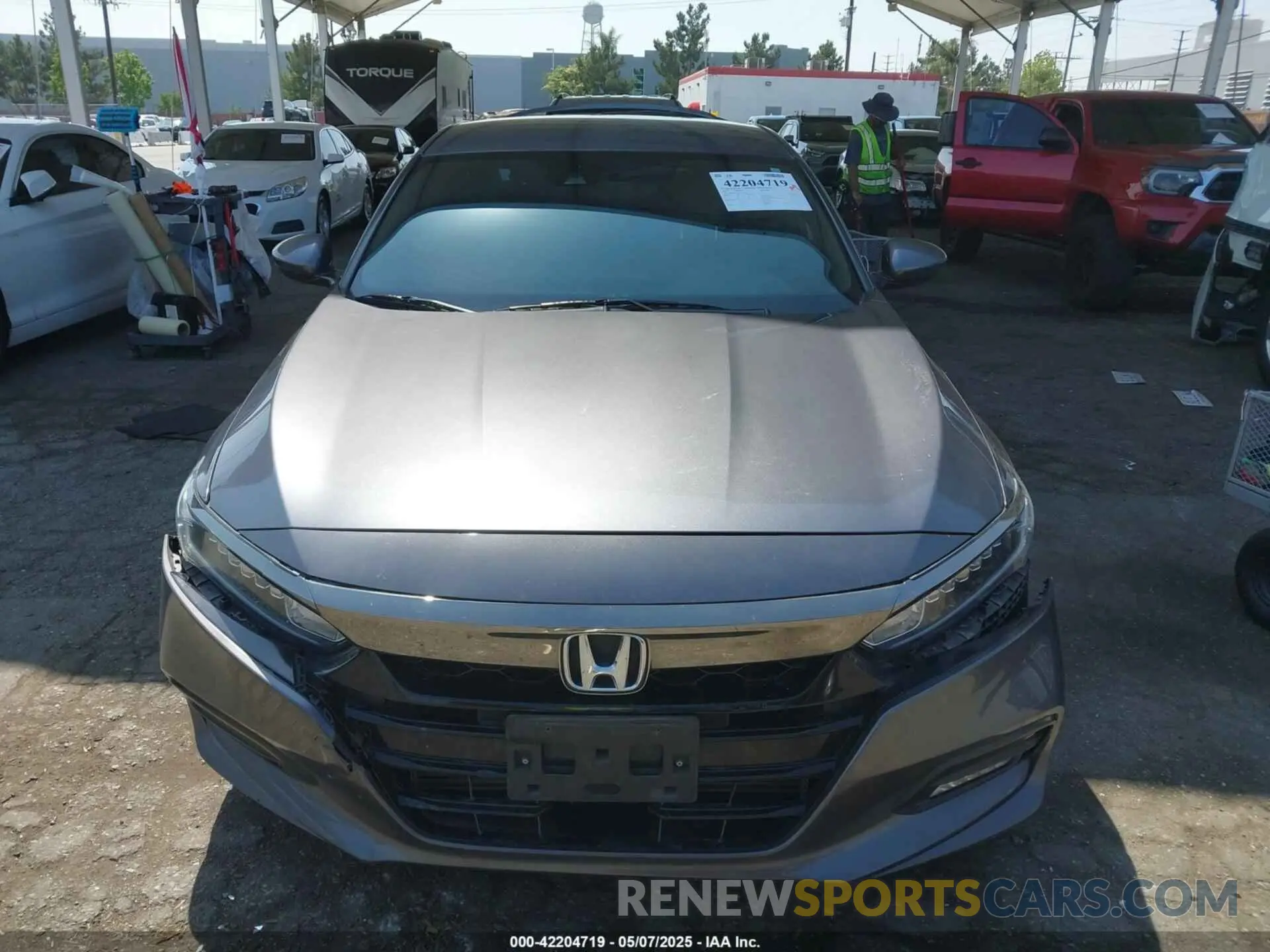 12 fotografías del automóvil dañado 1HGCV1F30KA154969 HONDA ACCORD 2019