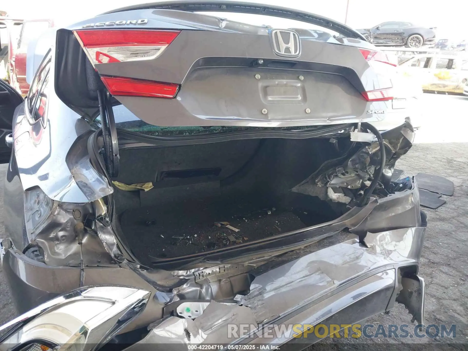 6 fotografías del automóvil dañado 1HGCV1F30KA154969 HONDA ACCORD 2019