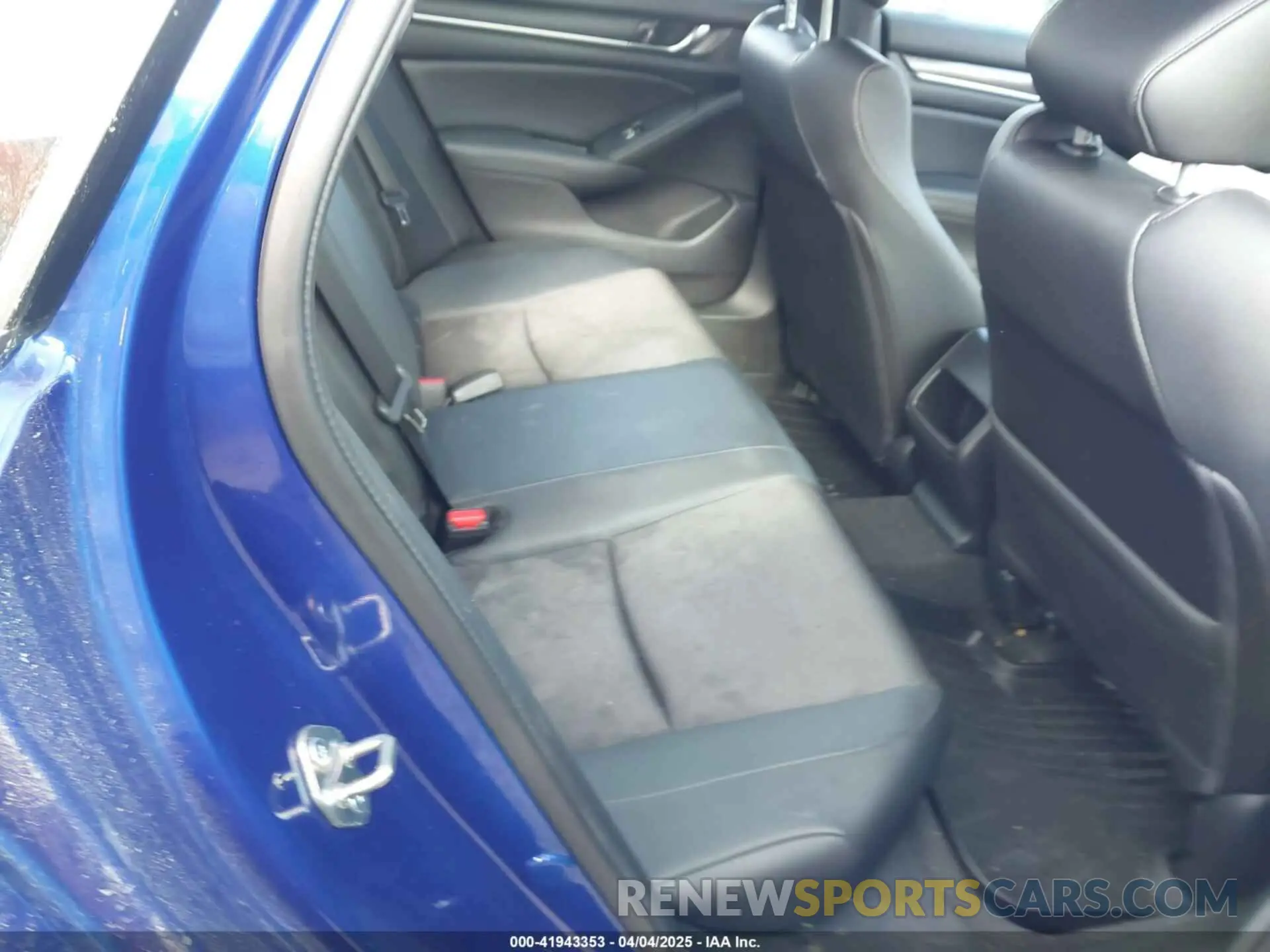 8 fotografías del automóvil dañado 1HGCV1F30KA167446 HONDA ACCORD 2019