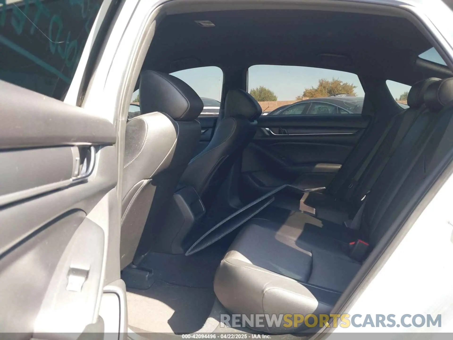 8 fotografías del automóvil dañado 1HGCV1F31KA015305 HONDA ACCORD 2019