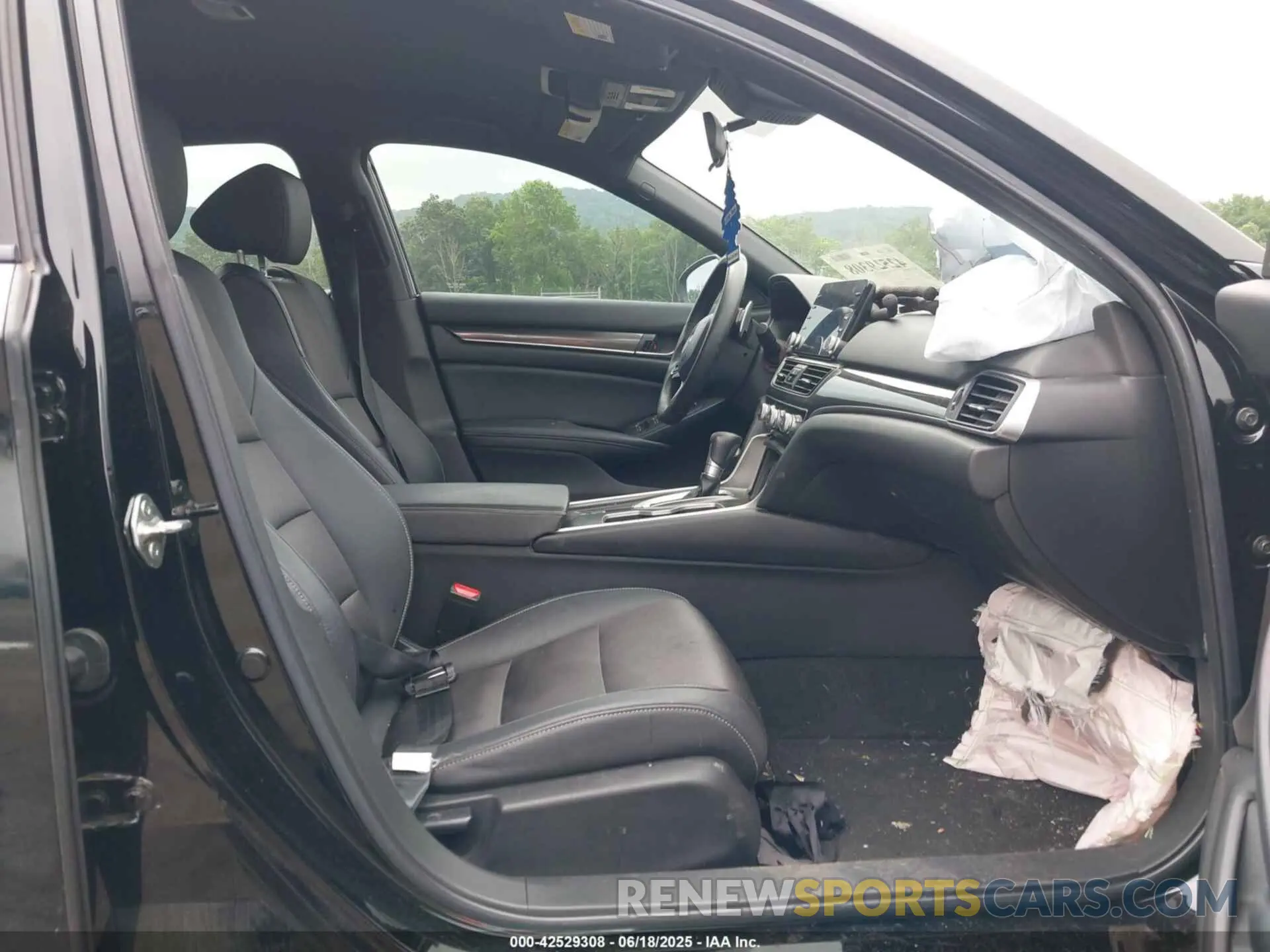 5 fotografías del automóvil dañado 1HGCV1F31KA026918 HONDA ACCORD 2019