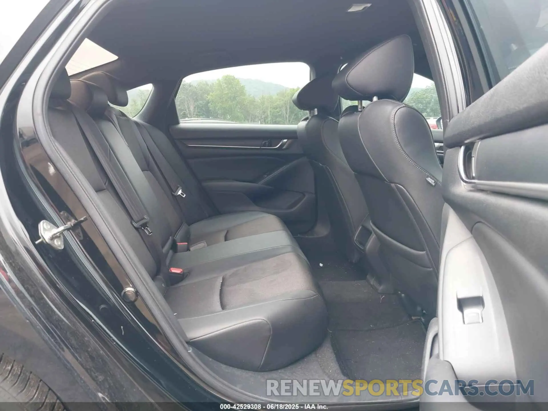 8 fotografías del automóvil dañado 1HGCV1F31KA026918 HONDA ACCORD 2019