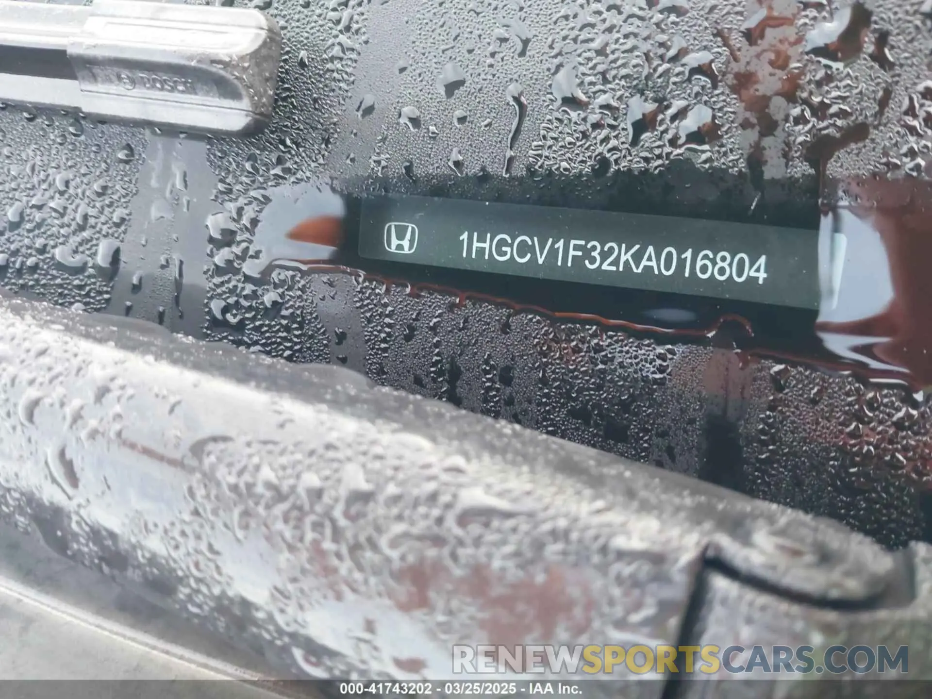 17 fotografías del automóvil dañado 1HGCV1F32KA016804 HONDA ACCORD 2019