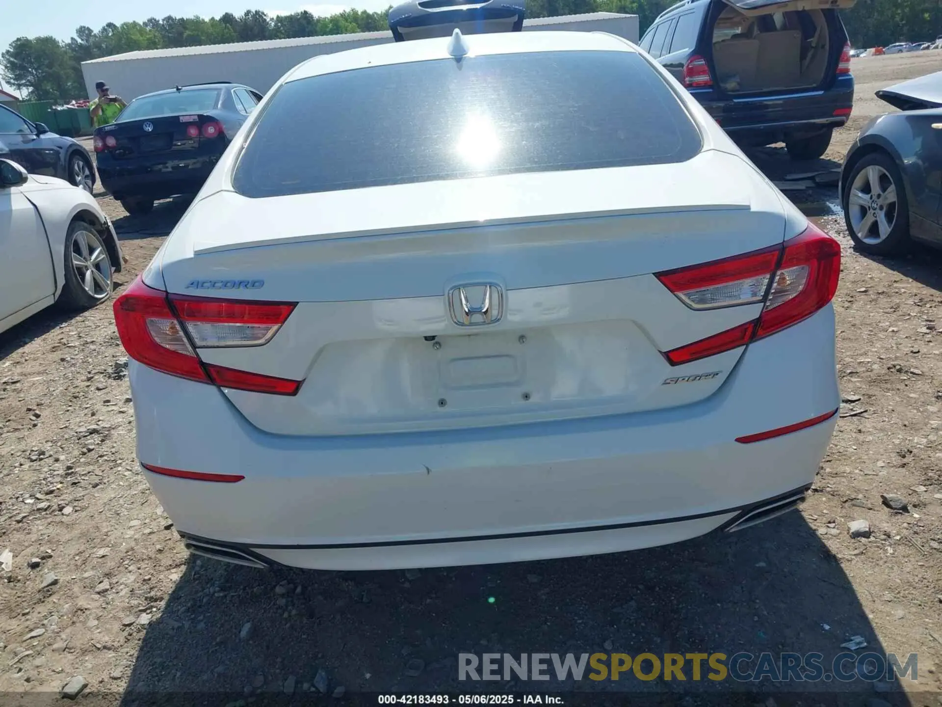 16 fotografías del automóvil dañado 1HGCV1F32KA031268 HONDA ACCORD 2019