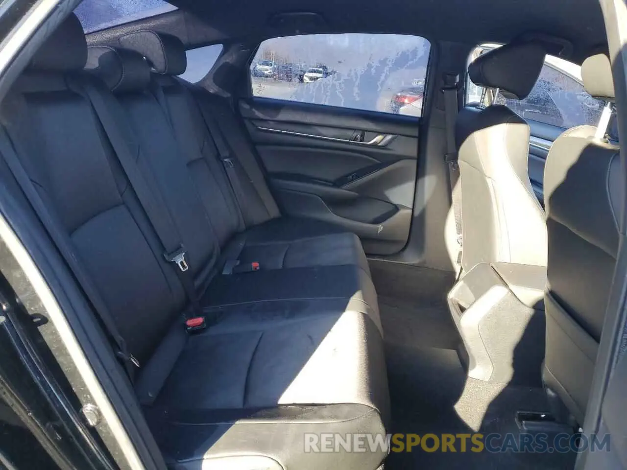 10 fotografías del automóvil dañado 1HGCV1F32KA085296 HONDA ACCORD 2019