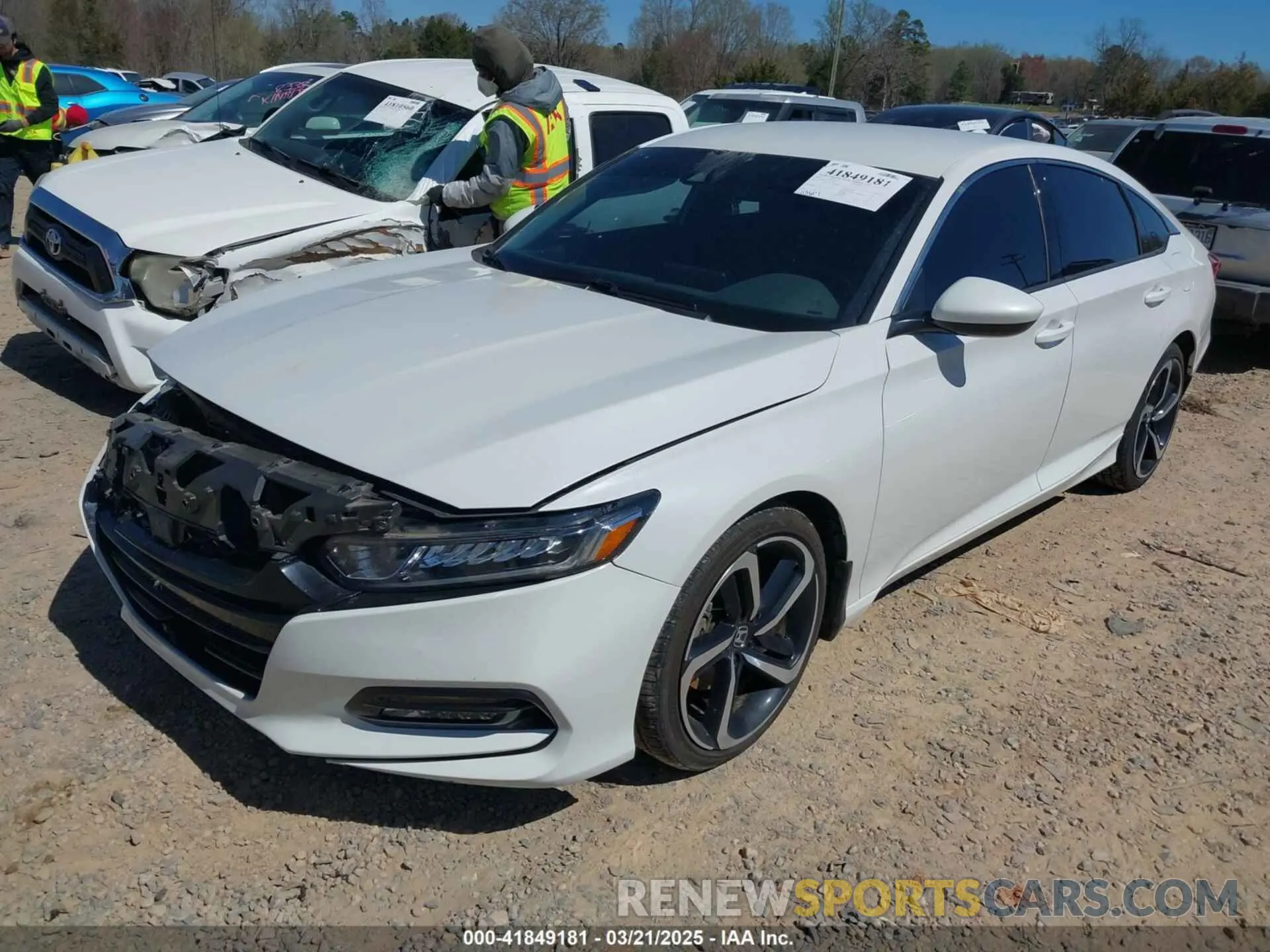 2 fotografías del automóvil dañado 1HGCV1F32KA176049 HONDA ACCORD 2019