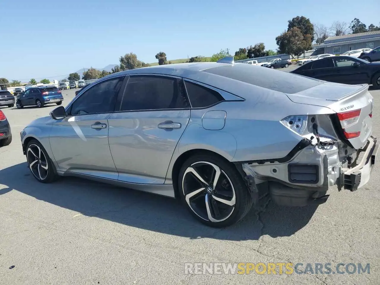2 fotografías del automóvil dañado 1HGCV1F33KA047026 HONDA ACCORD 2019