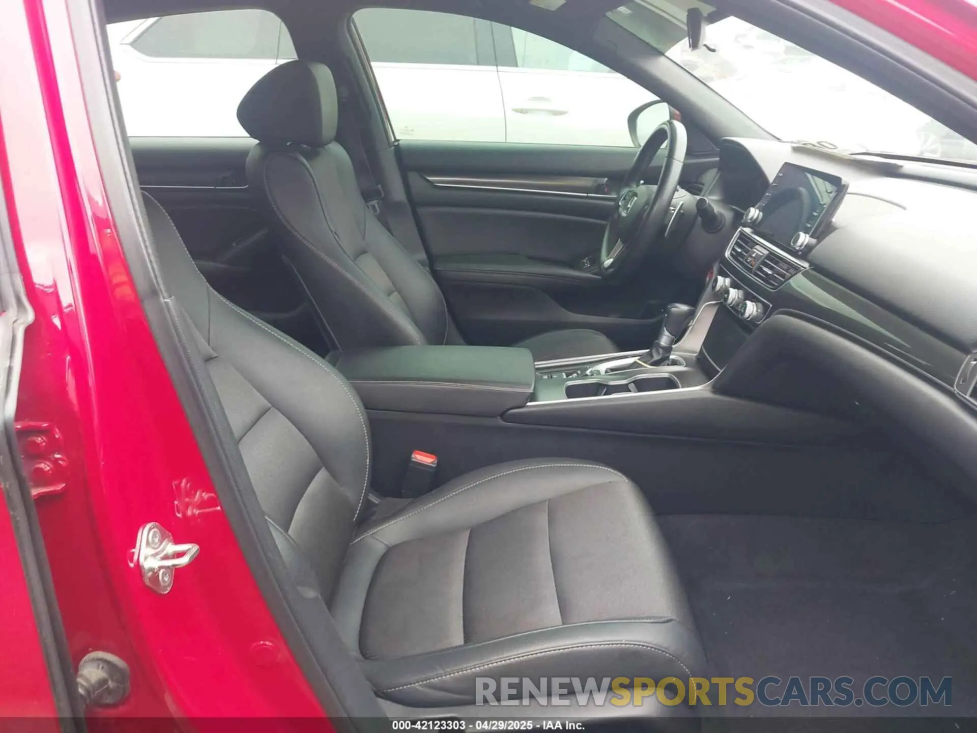 5 fotografías del automóvil dañado 1HGCV1F33KA073867 HONDA ACCORD 2019