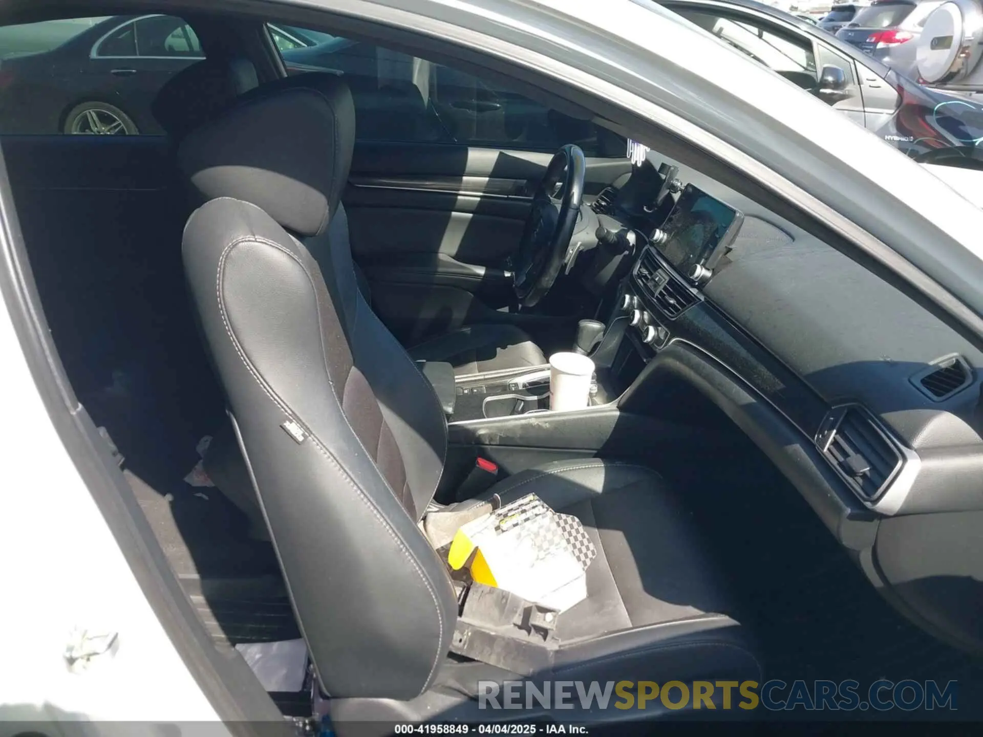 5 fotografías del automóvil dañado 1HGCV1F33KA141407 HONDA ACCORD 2019
