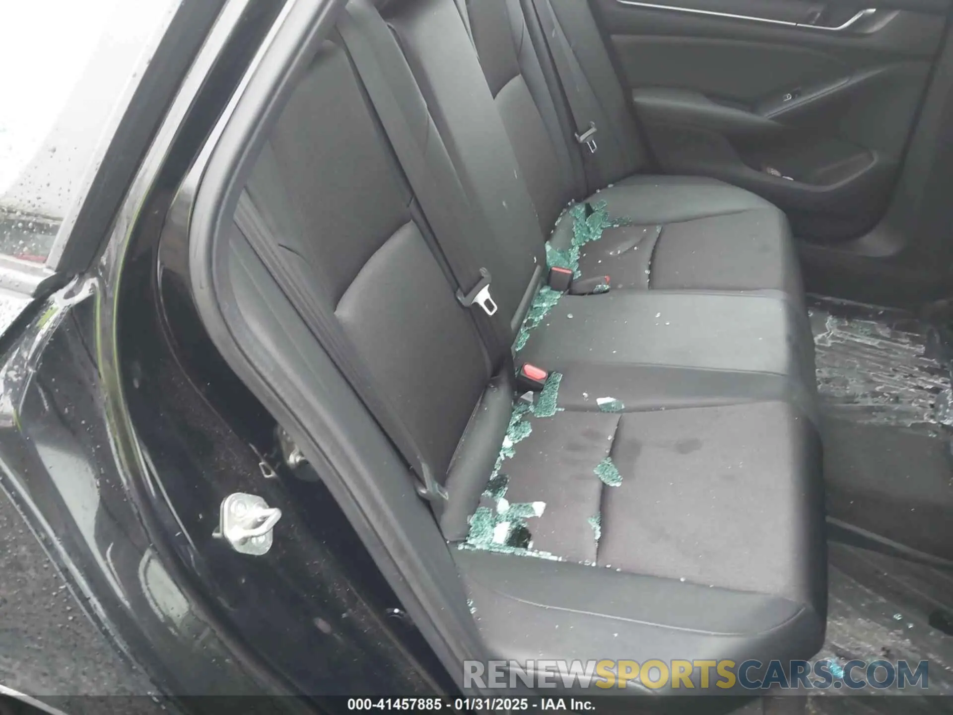 8 fotografías del automóvil dañado 1HGCV1F33KA164251 HONDA ACCORD 2019