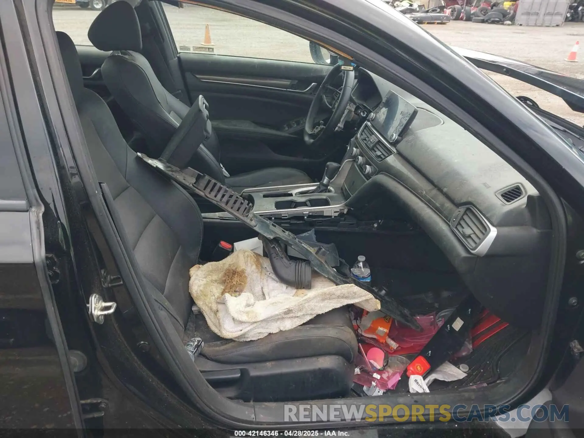 5 fotografías del automóvil dañado 1HGCV1F34KA027528 HONDA ACCORD 2019