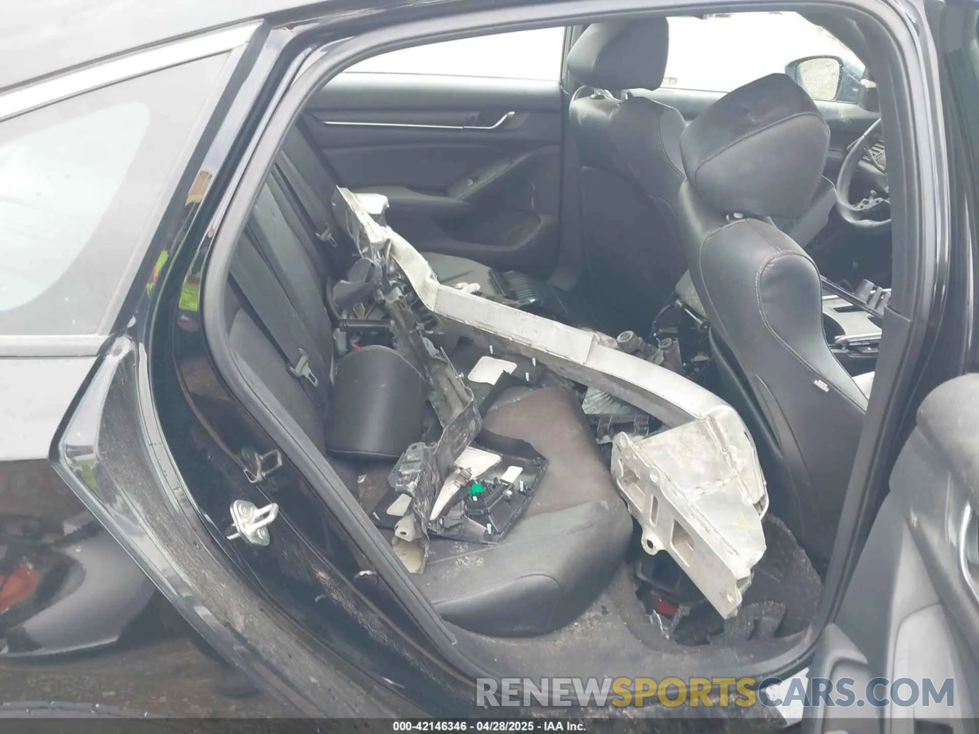 8 fotografías del automóvil dañado 1HGCV1F34KA027528 HONDA ACCORD 2019