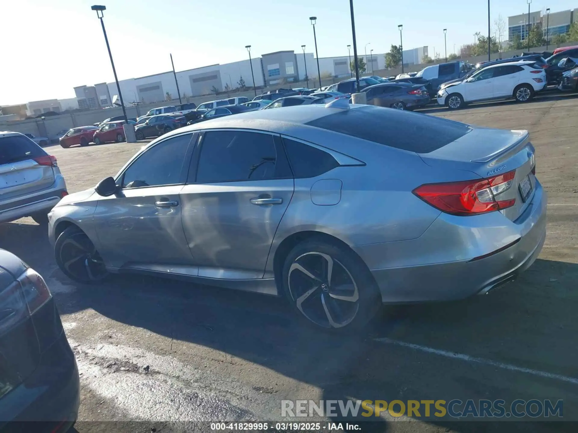 15 fotografías del automóvil dañado 1HGCV1F34KA051781 HONDA ACCORD 2019