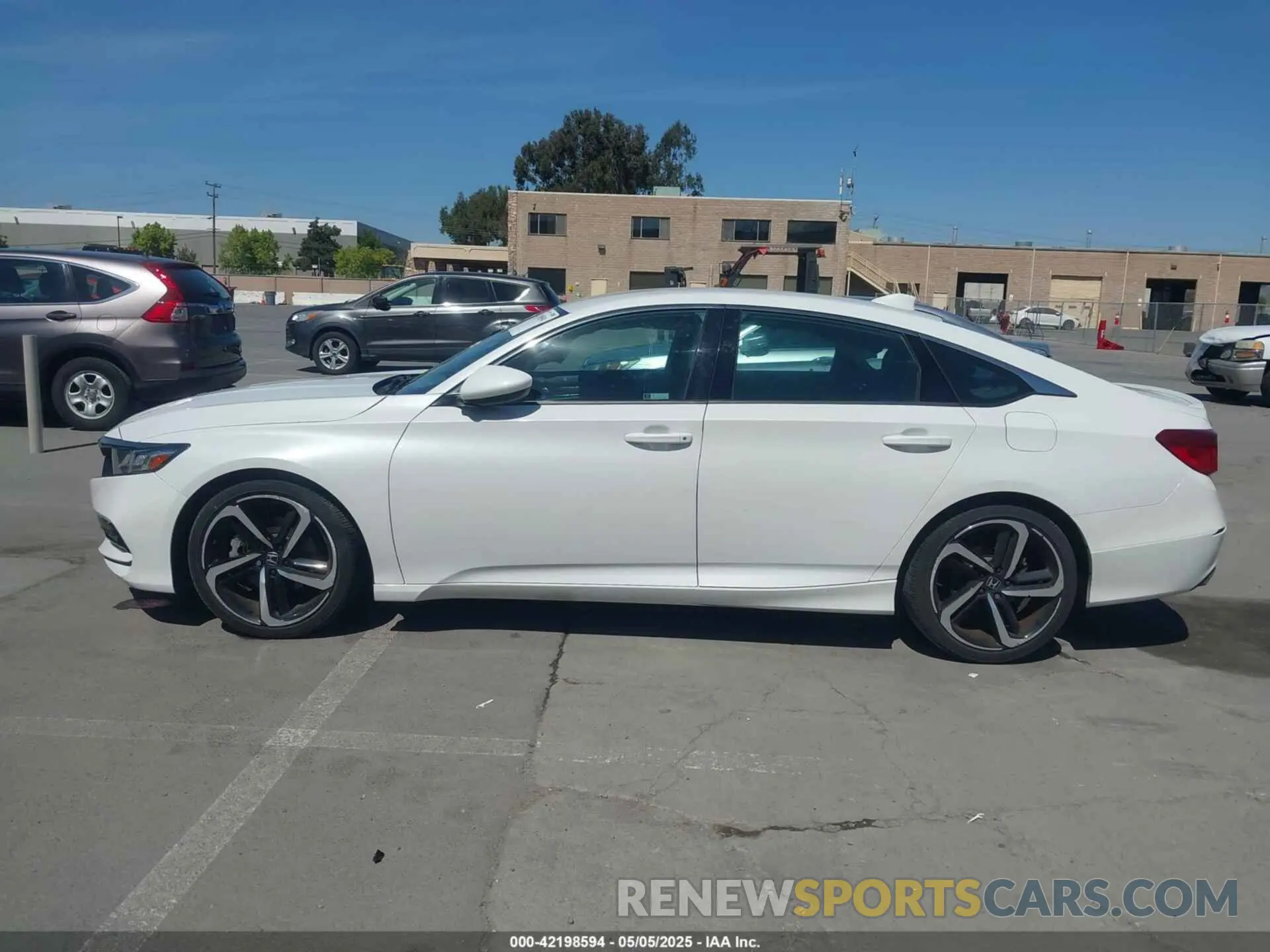 14 fotografías del automóvil dañado 1HGCV1F35KA173534 HONDA ACCORD 2019