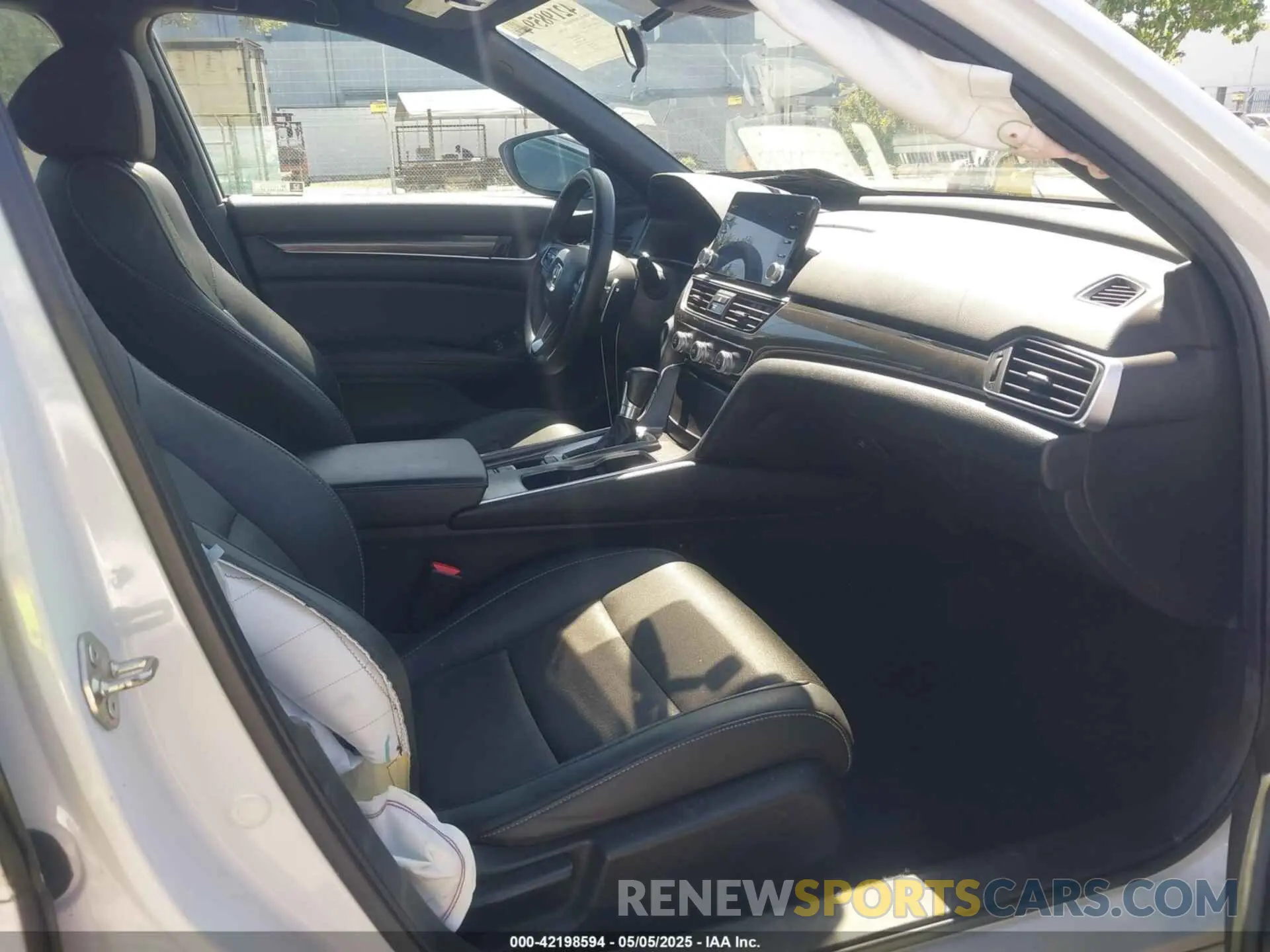 5 fotografías del automóvil dañado 1HGCV1F35KA173534 HONDA ACCORD 2019