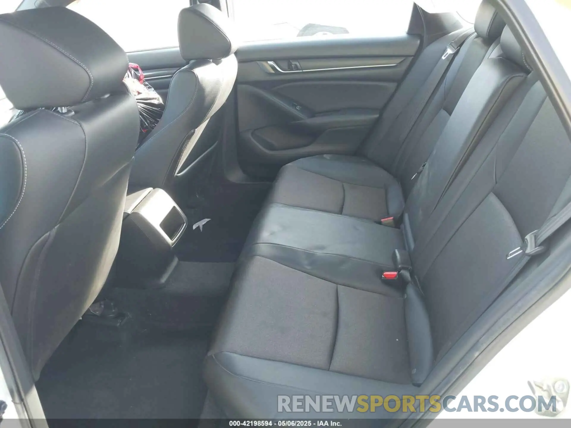 8 fotografías del automóvil dañado 1HGCV1F35KA173534 HONDA ACCORD 2019