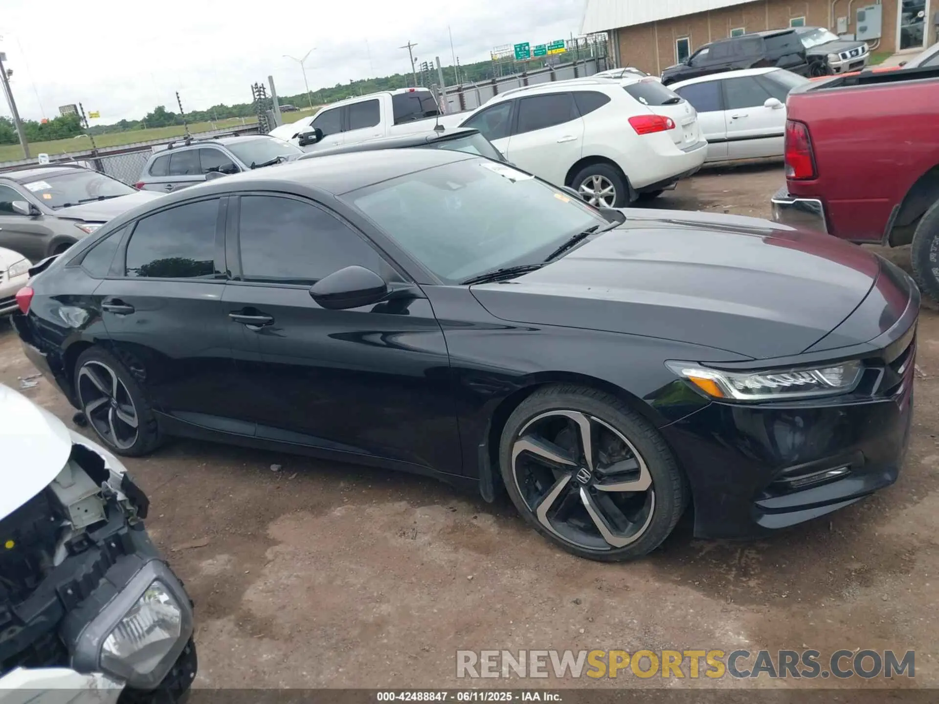 13 fotografías del automóvil dañado 1HGCV1F36KA004414 HONDA ACCORD 2019
