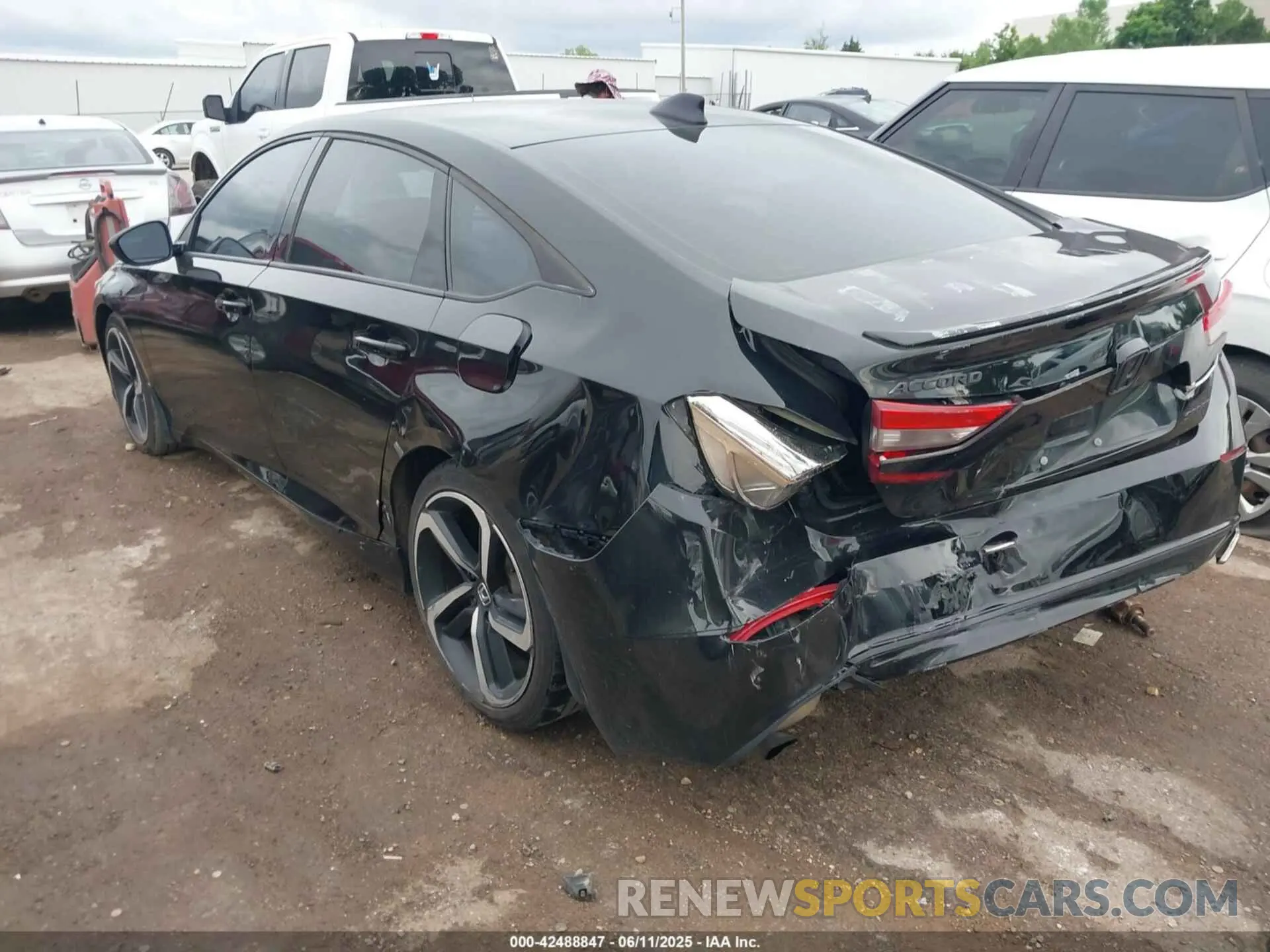 3 fotografías del automóvil dañado 1HGCV1F36KA004414 HONDA ACCORD 2019
