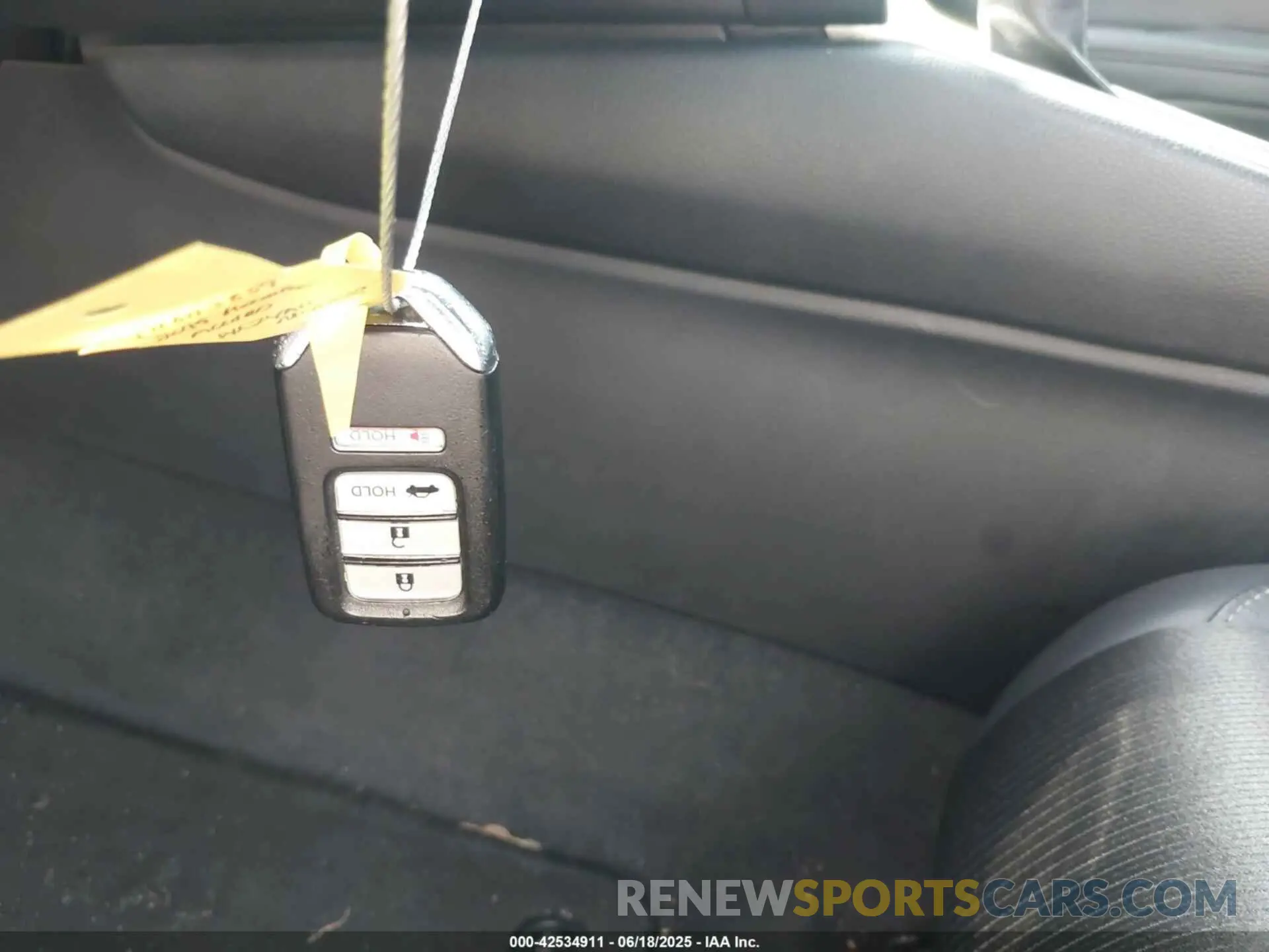 11 fotografías del automóvil dañado 1HGCV1F36KA013940 HONDA ACCORD 2019