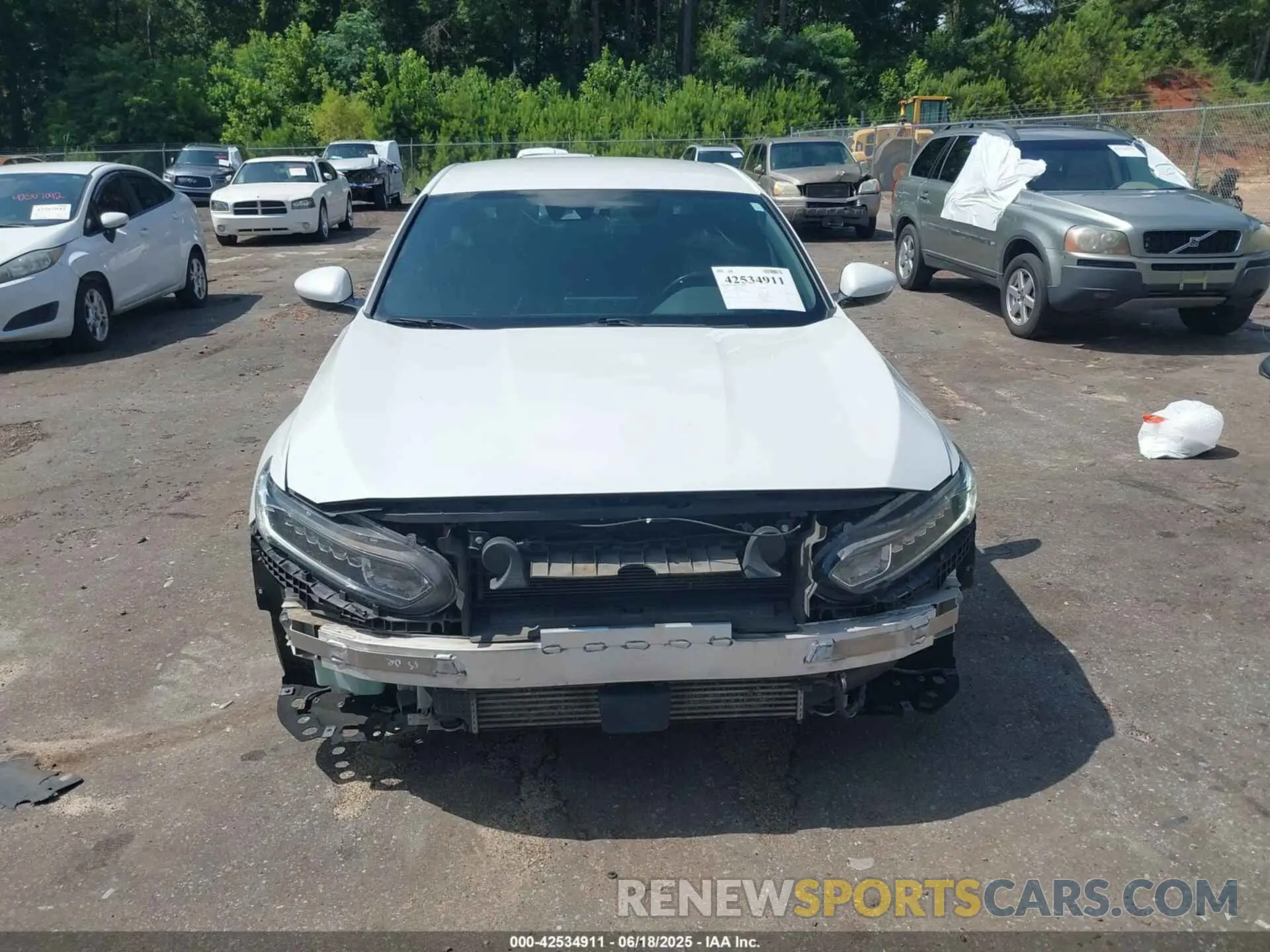 12 fotografías del automóvil dañado 1HGCV1F36KA013940 HONDA ACCORD 2019