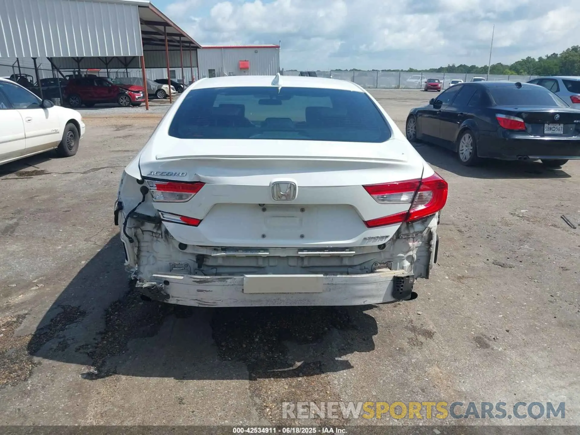 16 fotografías del automóvil dañado 1HGCV1F36KA013940 HONDA ACCORD 2019