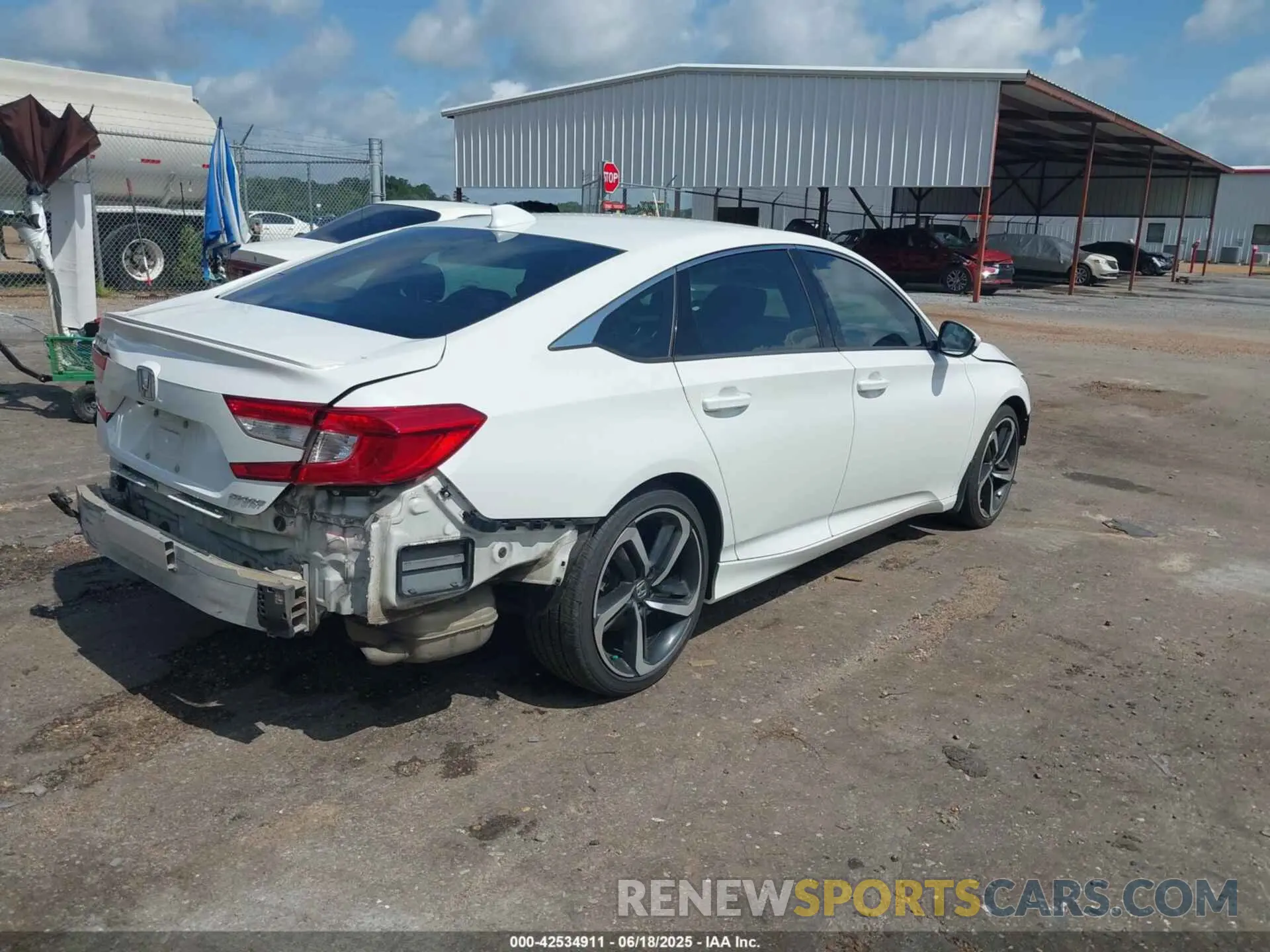 4 fotografías del automóvil dañado 1HGCV1F36KA013940 HONDA ACCORD 2019