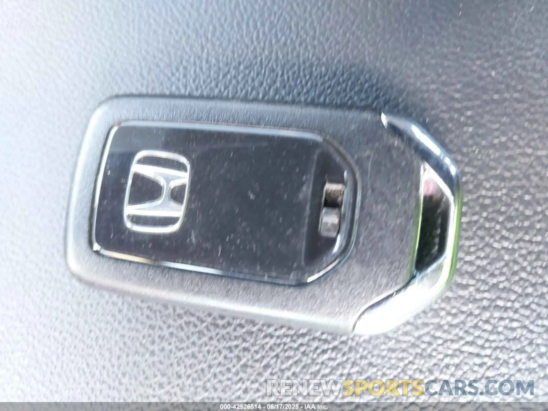 11 fotografías del automóvil dañado 1HGCV1F36KA028146 HONDA ACCORD 2019