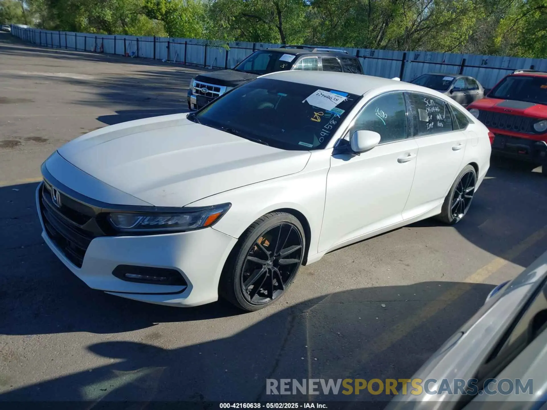 2 fotografías del automóvil dañado 1HGCV1F36KA041589 HONDA ACCORD 2019